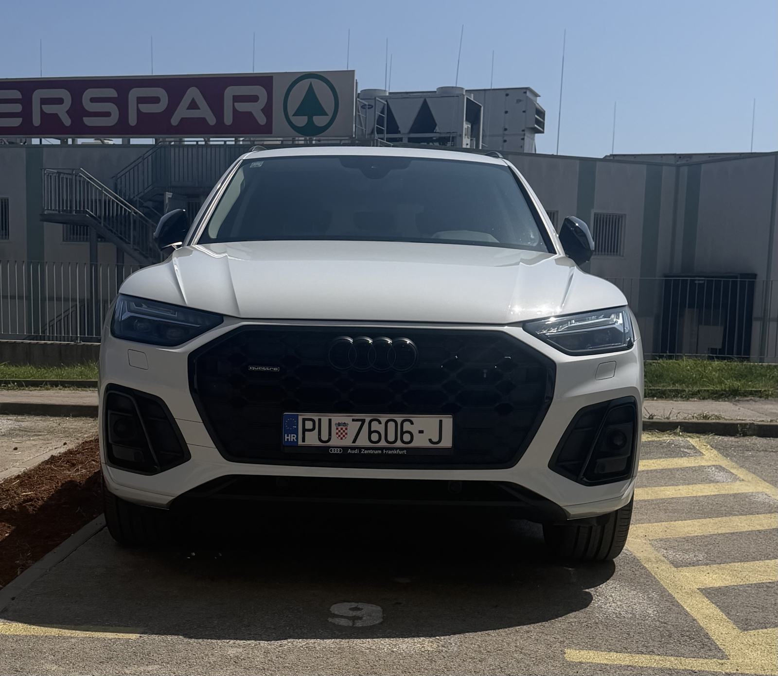 Audi Q5 40 TDI Quattro S-Line Edition one - registriran do 2/2027, fotografija 2