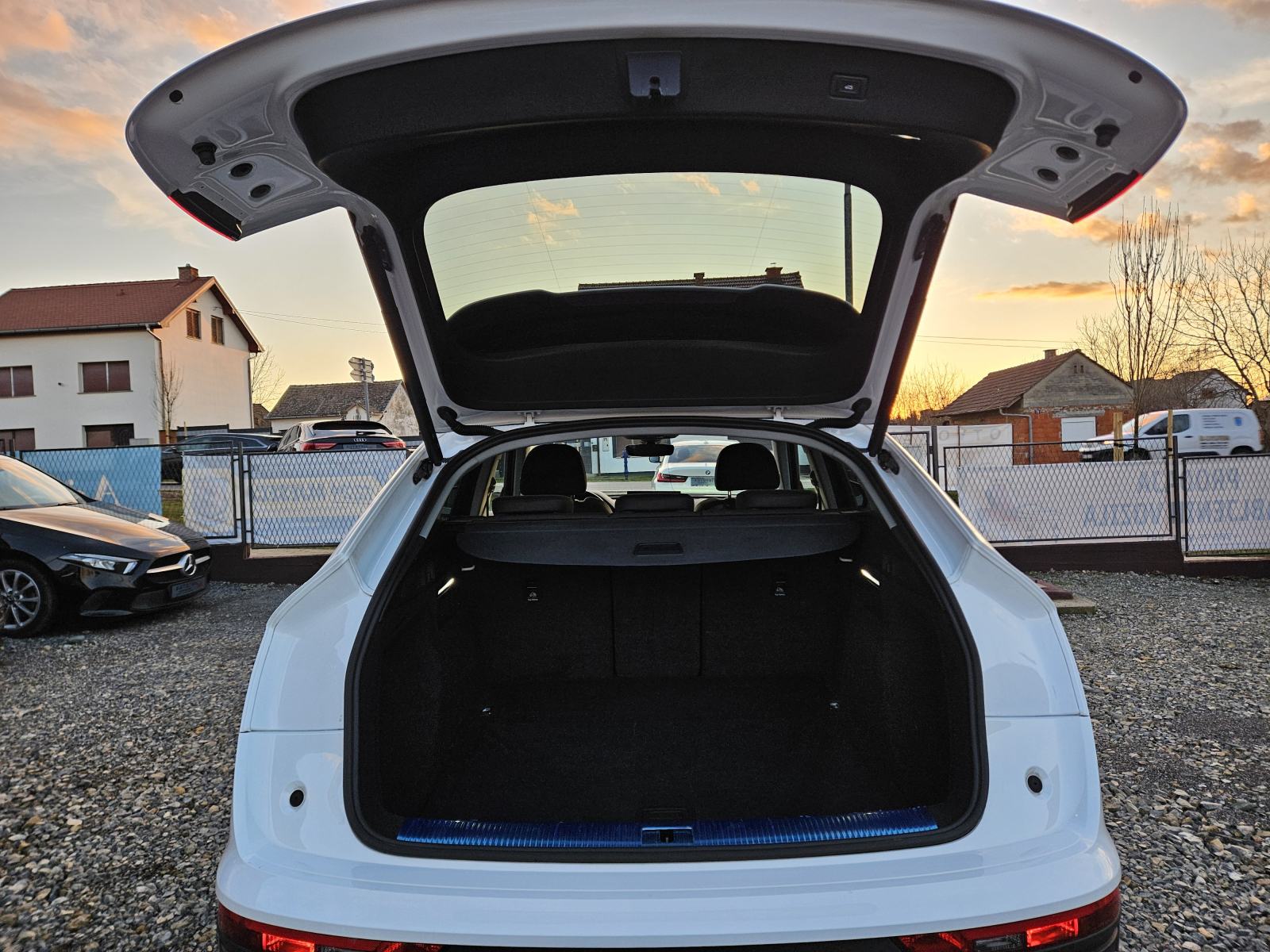 Audi Q5 40TDI SPORTBACK QUATTRO S LINE,REZERVIRANO, fotografija 6