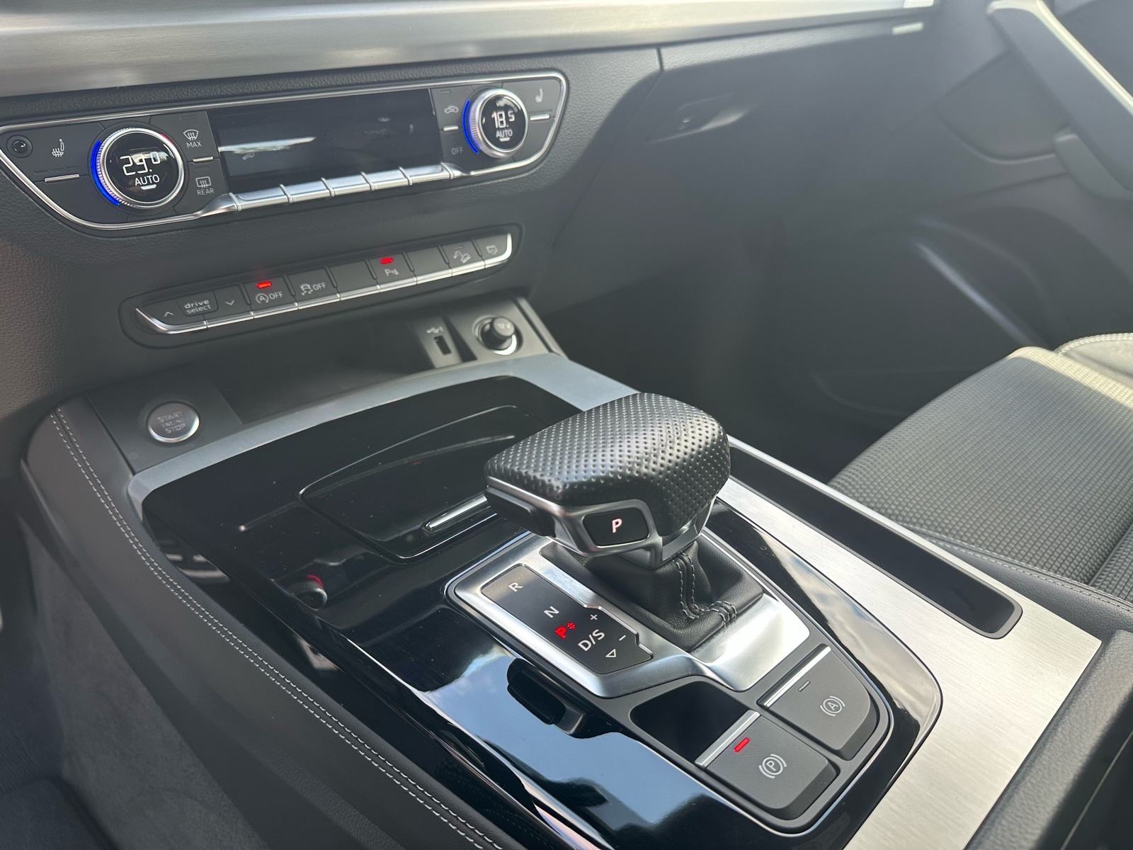 Audi Q5 40 TDI QUATTRO S-LINE MATRIX VIRTUAL COCKPIT PLUS, fotografija 11