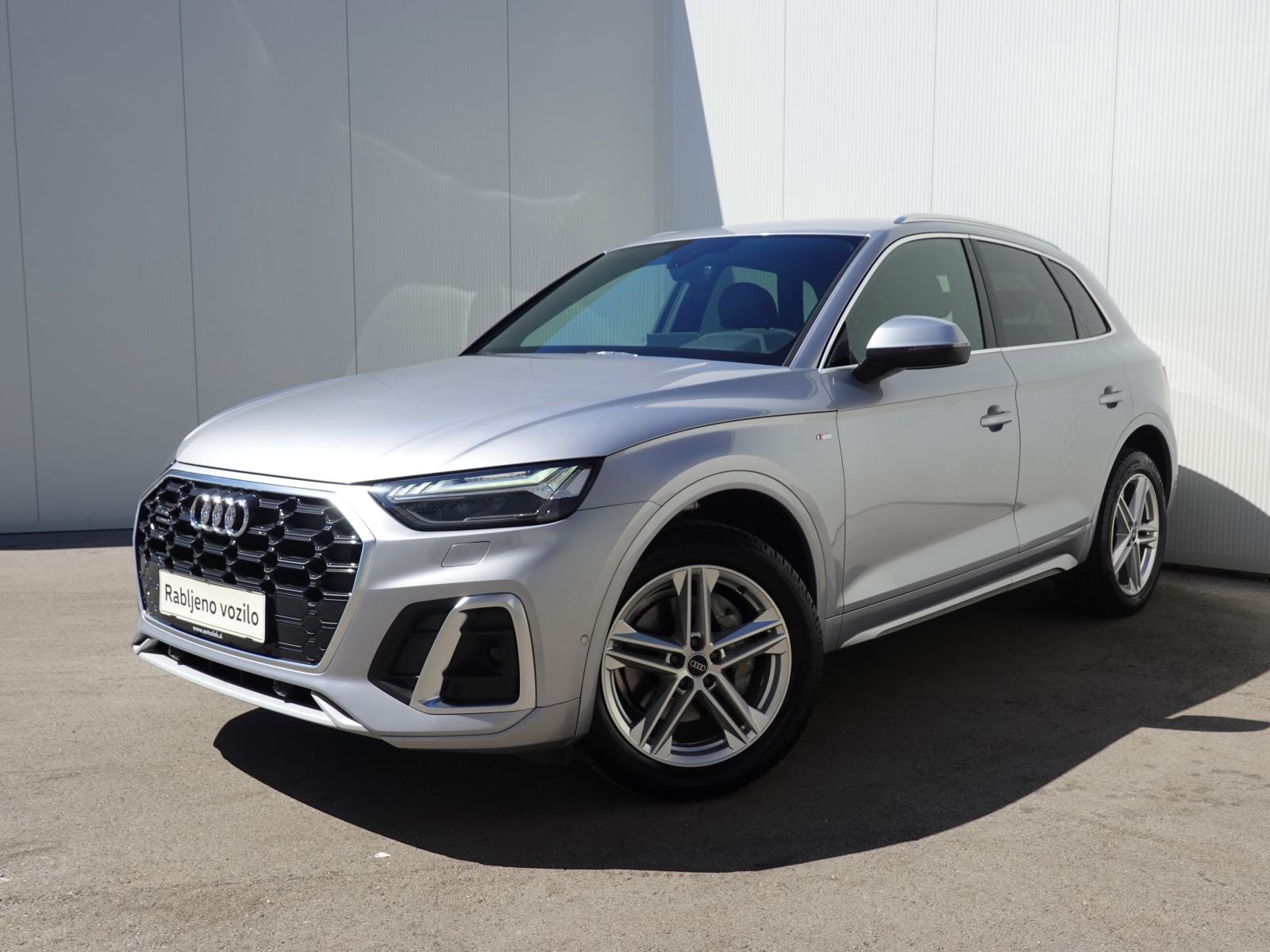 Audi Q5 40TDI S line Stronic Quattro+MATRIX+KEYLESS+KLJUKA, fotografija 4