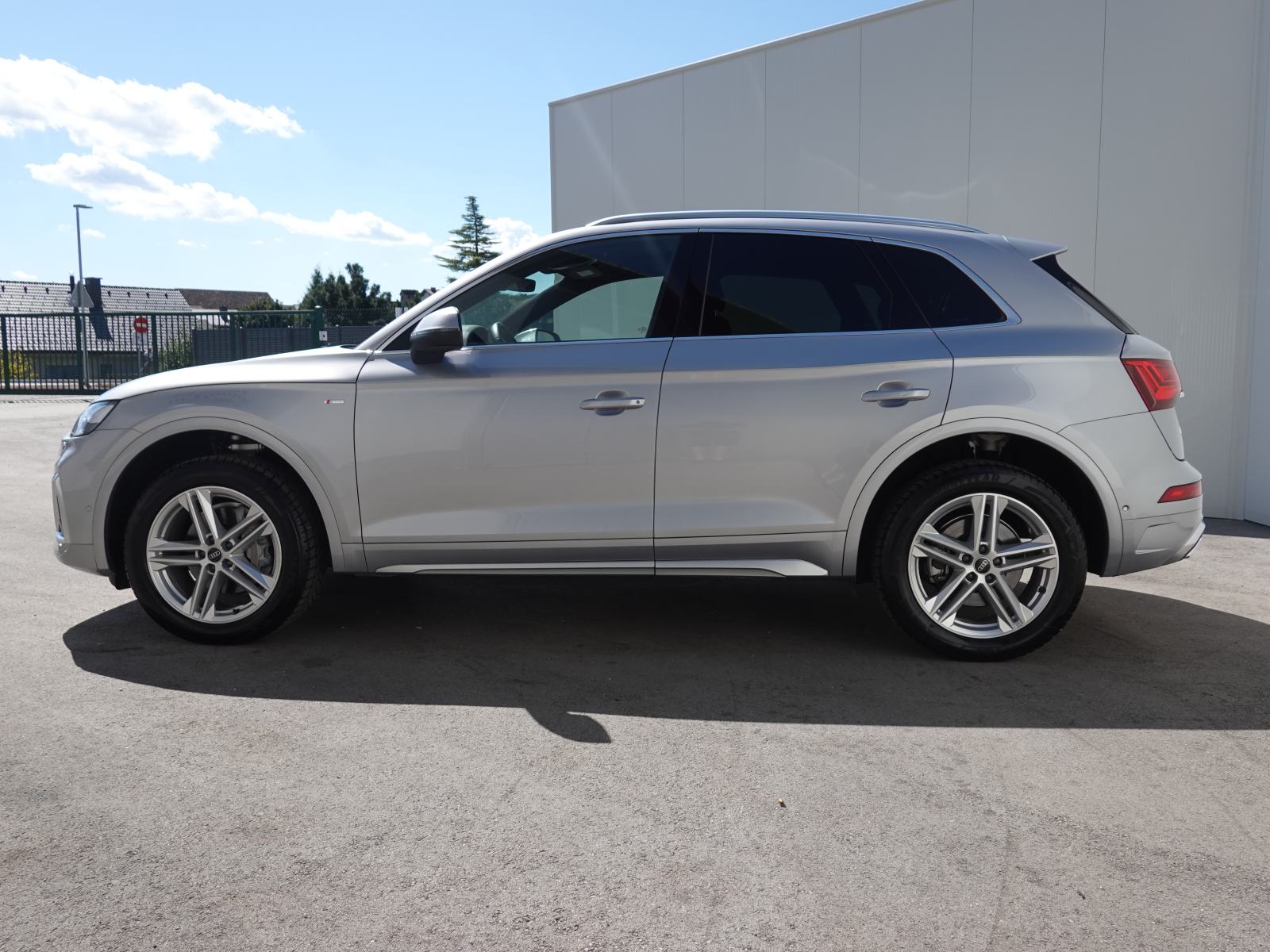 Audi Q5 40TDI S line Stronic Quattro+MATRIX+KEYLESS+KLJUKA, fotografija 6