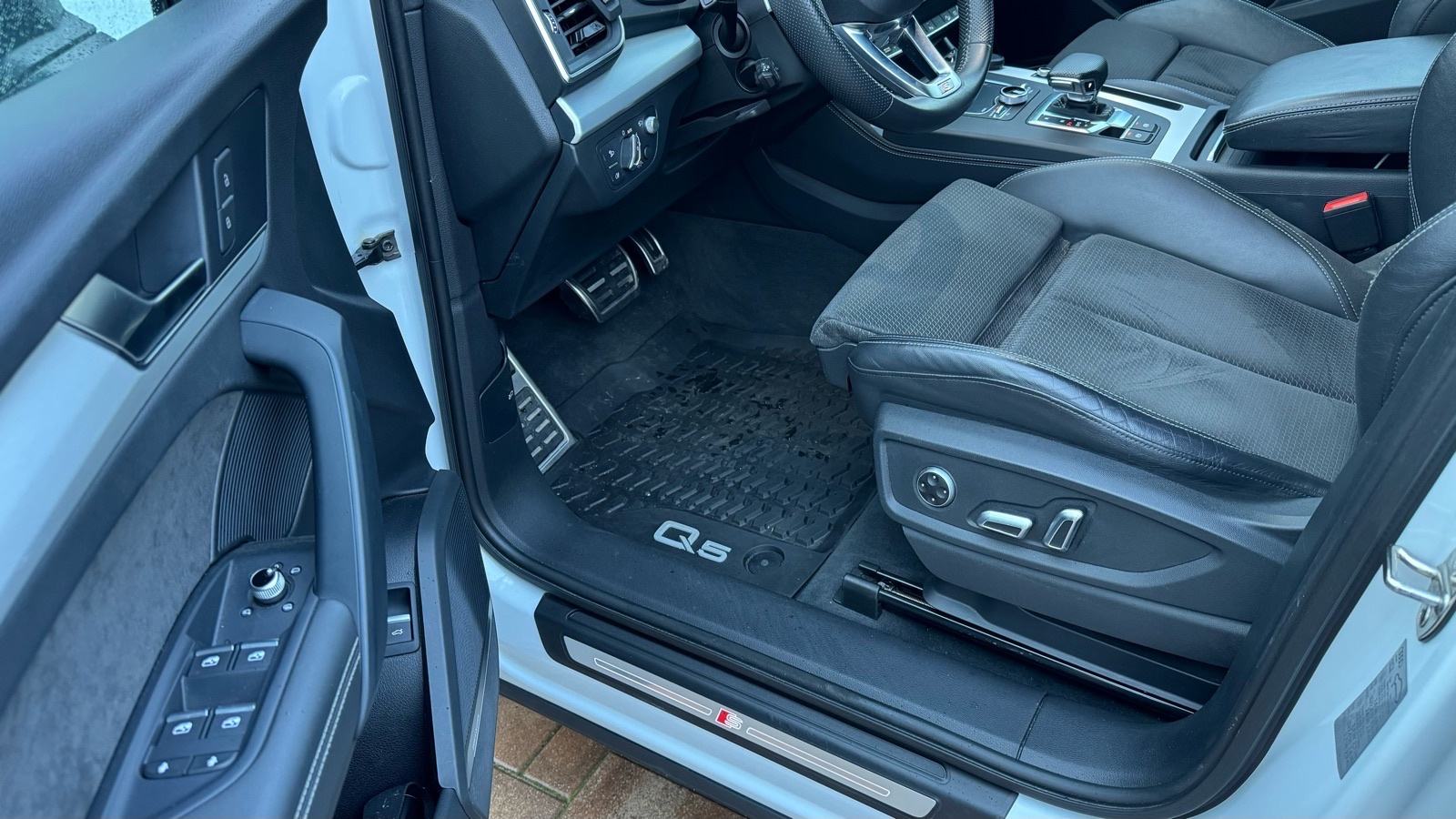 Audi Q5 55 TFSIe Quattro S-line, fotografija 15