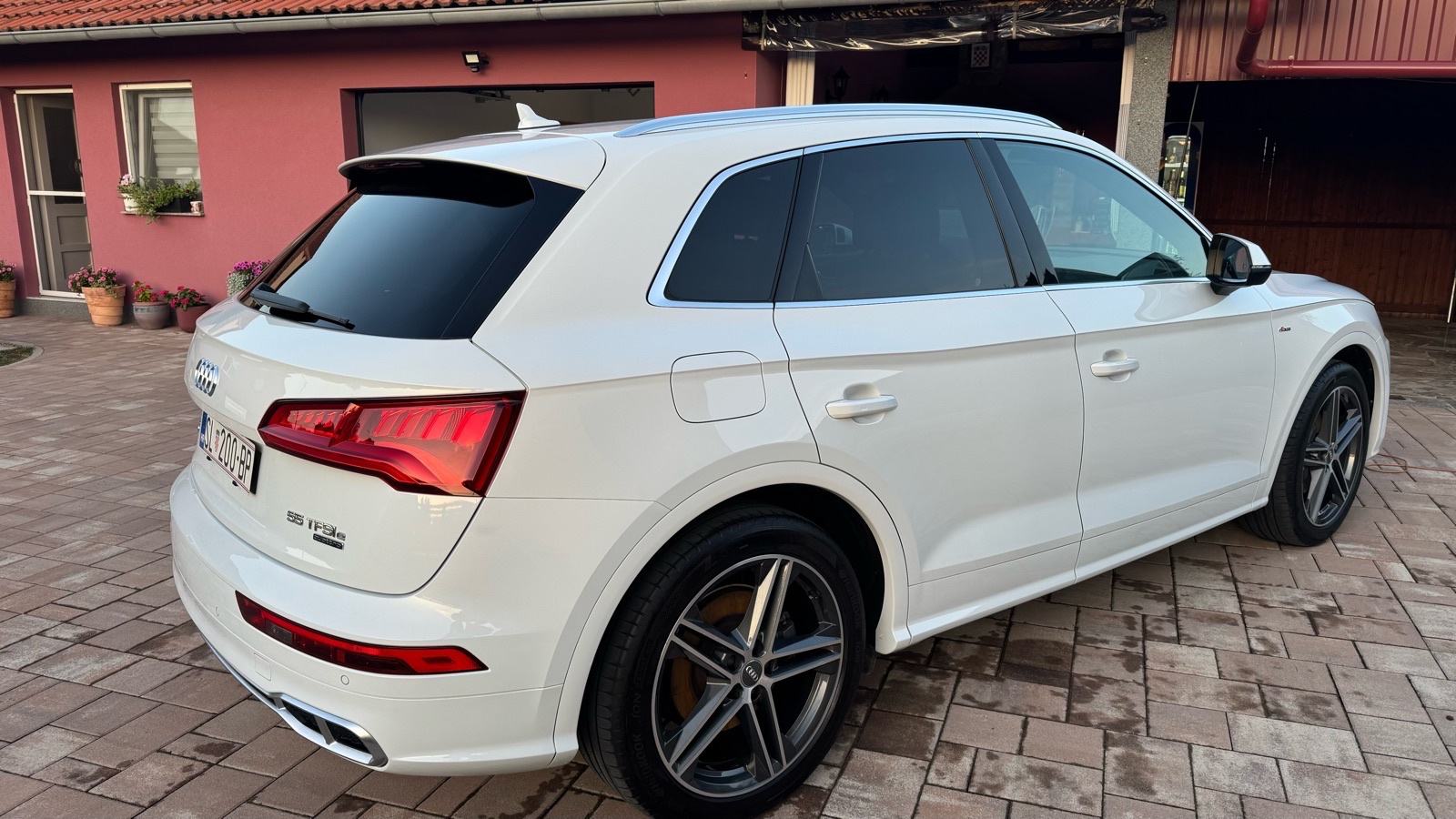 Audi Q5 55 TFSIe Quattro S-line, fotografija 2