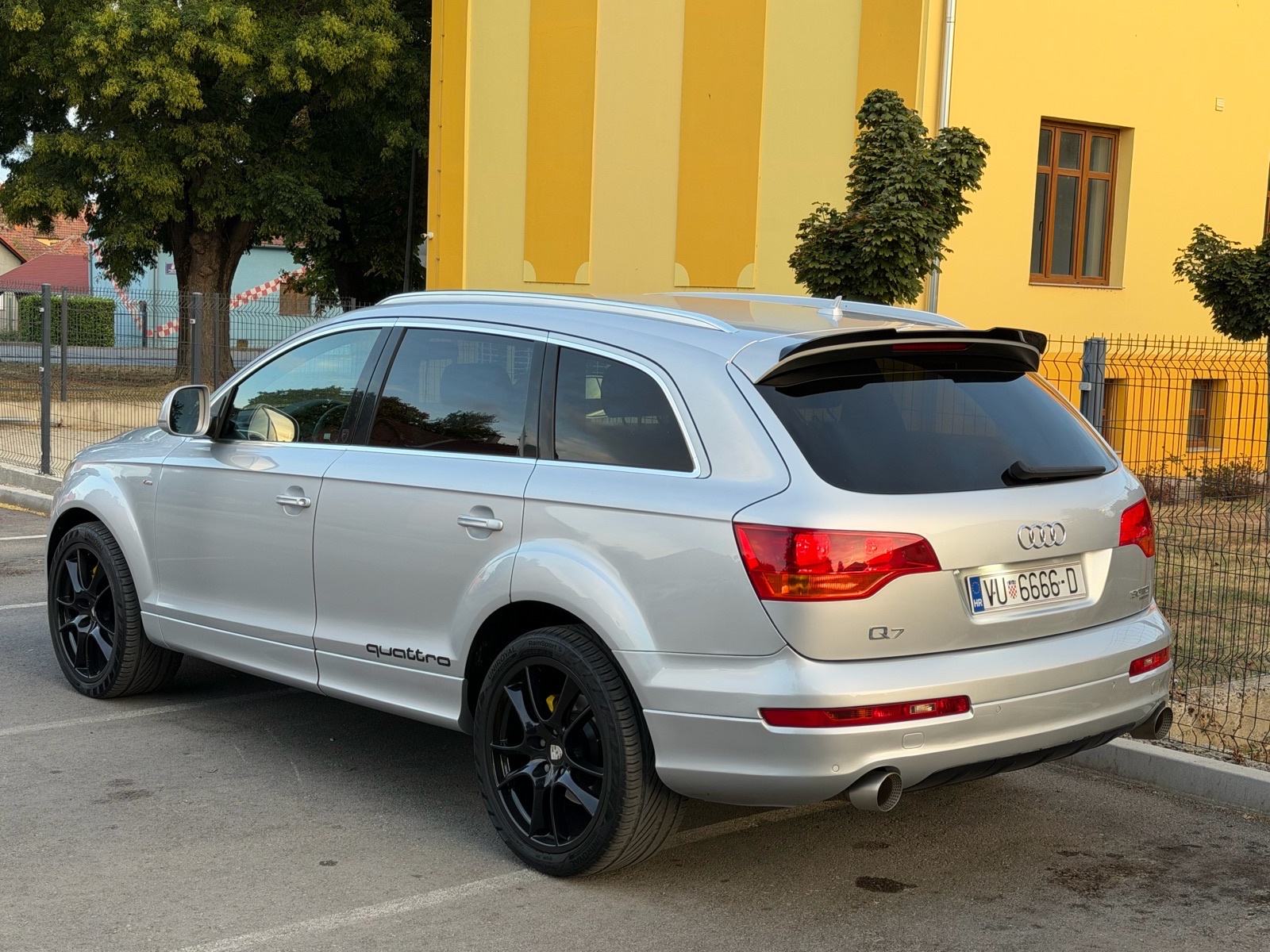 AUDI Q7 3,0 TDI S-LINE QUATTRO ODLICNO STANJE, fotografija 3