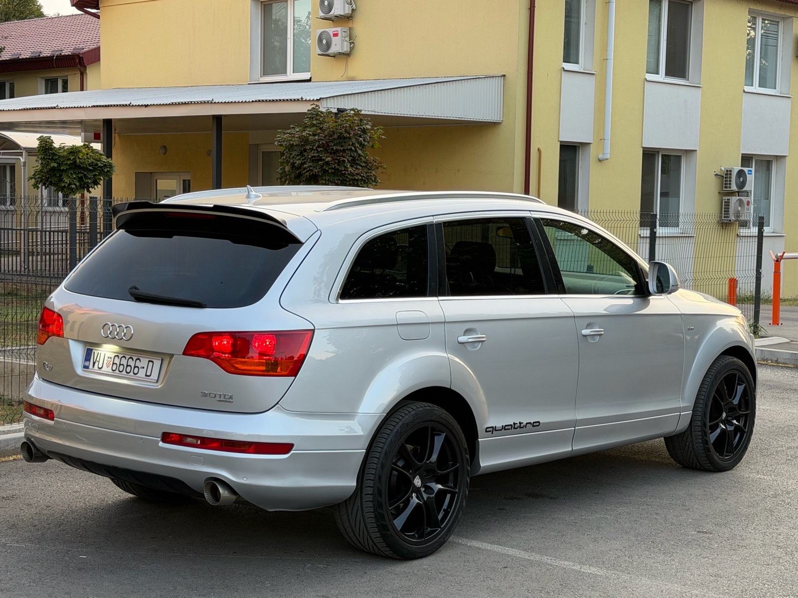 AUDI Q7 3,0 TDI S-LINE QUATTRO ODLICNO STANJE, fotografija 4