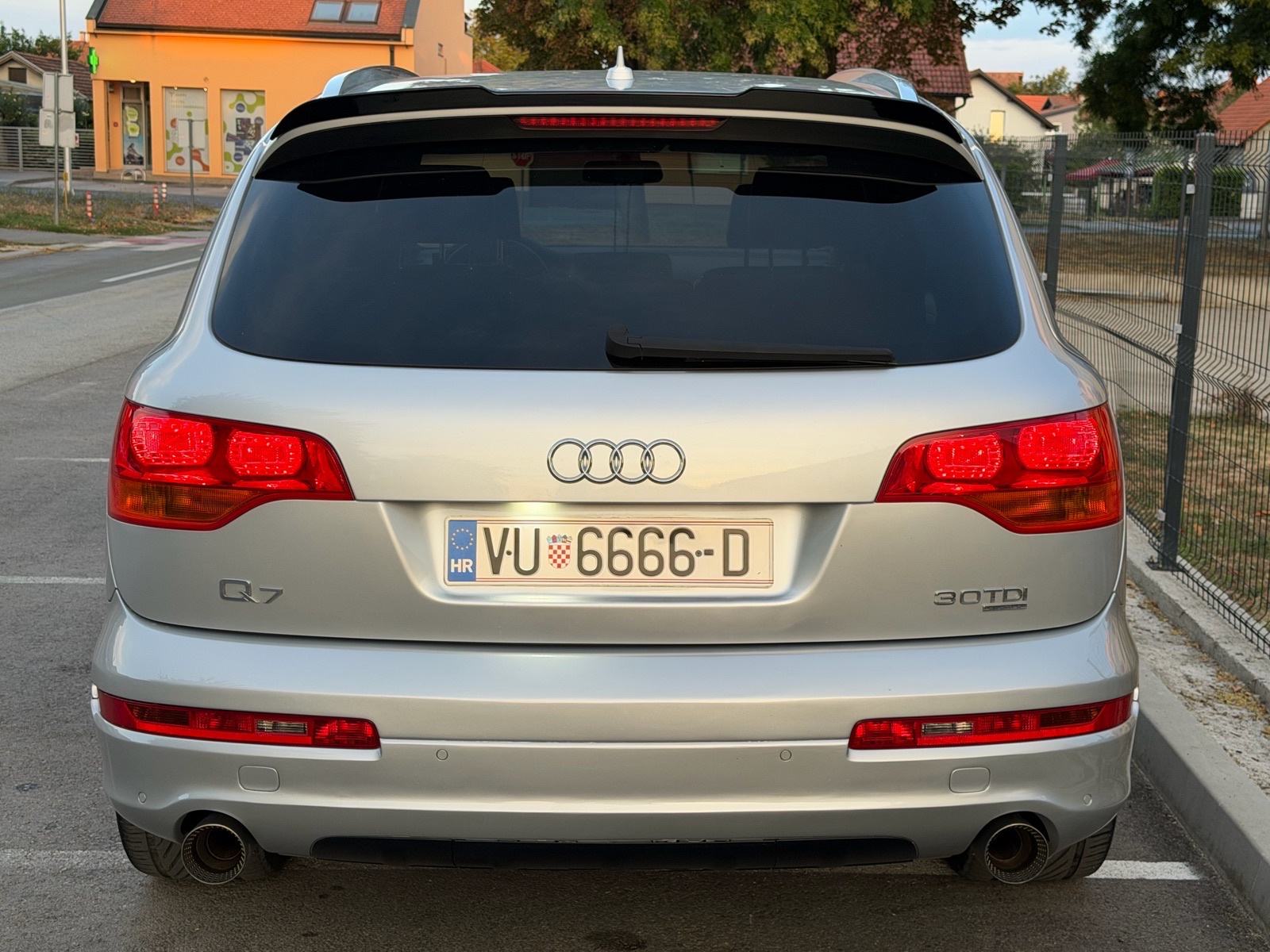 AUDI Q7 3,0 TDI S-LINE QUATTRO ODLICNO STANJE, fotografija 8