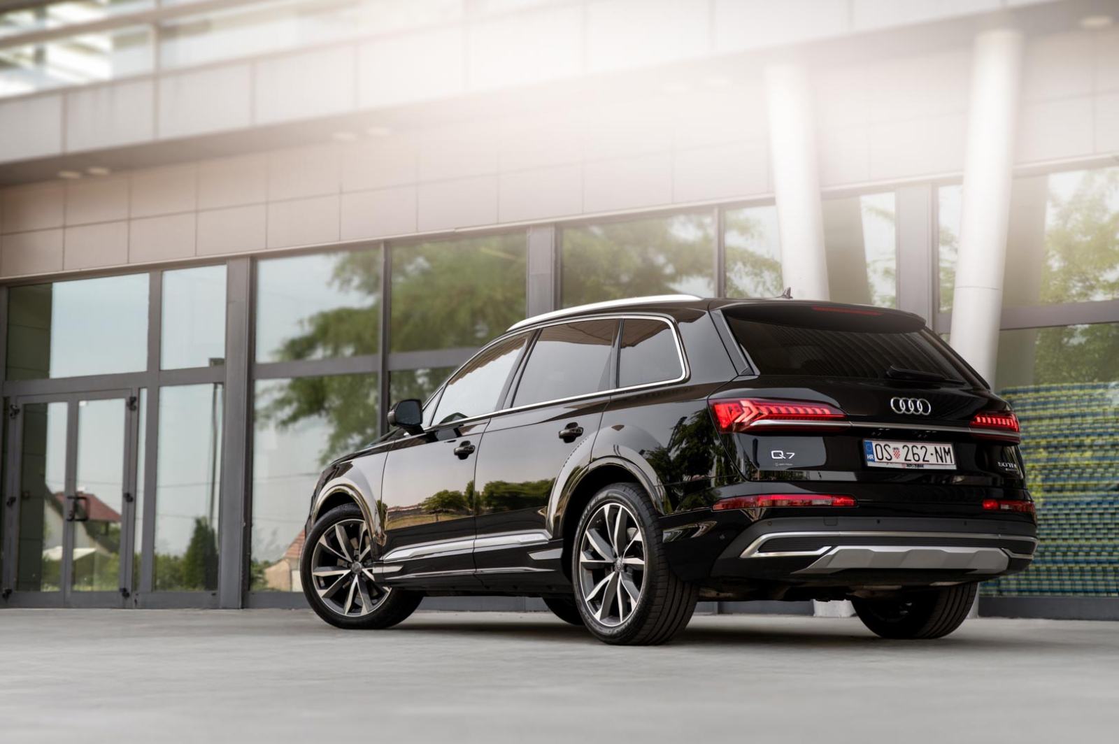 Audi Q7 50 TDI quattro, fotografija 2