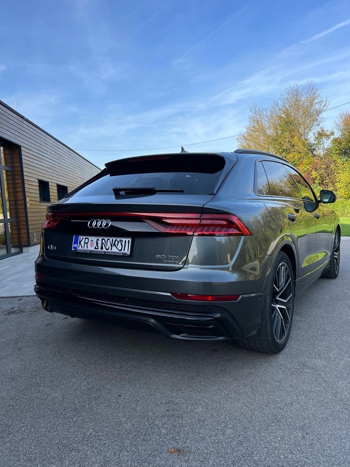 Audi Q8 5,0 TDI Sline • Shadow line, fotografija 4