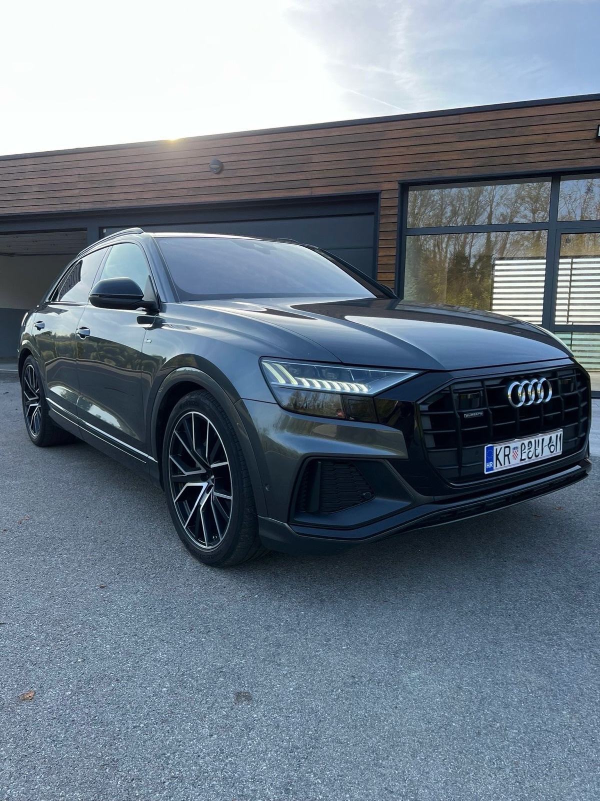 Audi Q8 5,0 TDI Sline • Shadow line, fotografija 1