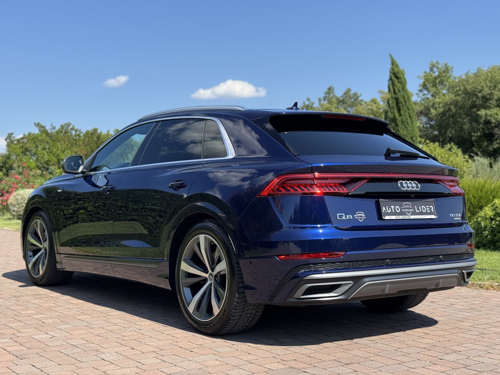Audi Q8 50 TDI S line HeadUp/SoftC/360/ZrOvj/BlindSpot/Matrix/ACC, fotografija 6