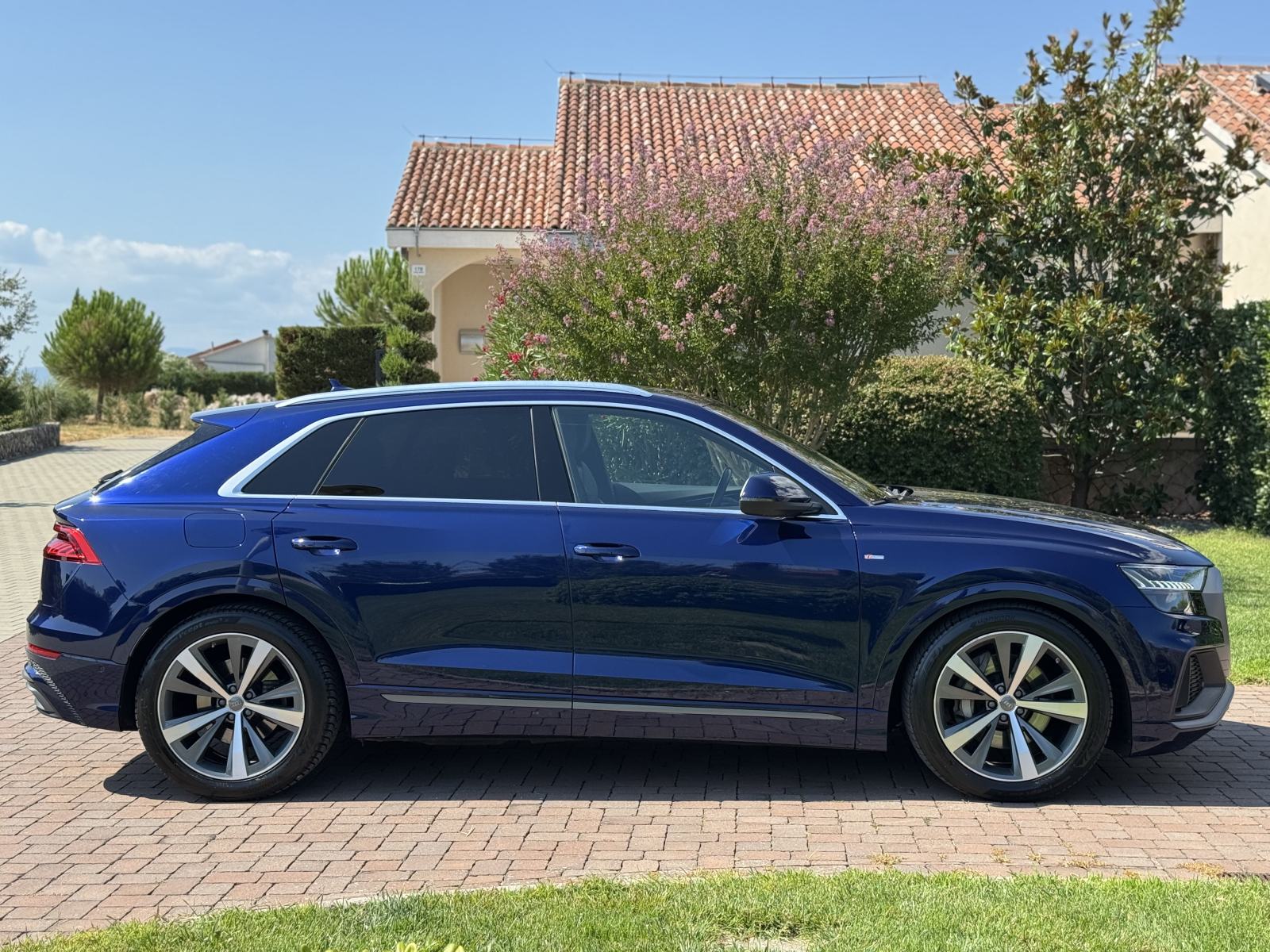 Audi Q8 50 TDI S line HeadUp/SoftC/360/ZrOvj/BlindSpot/Matrix/ACC, fotografija 9