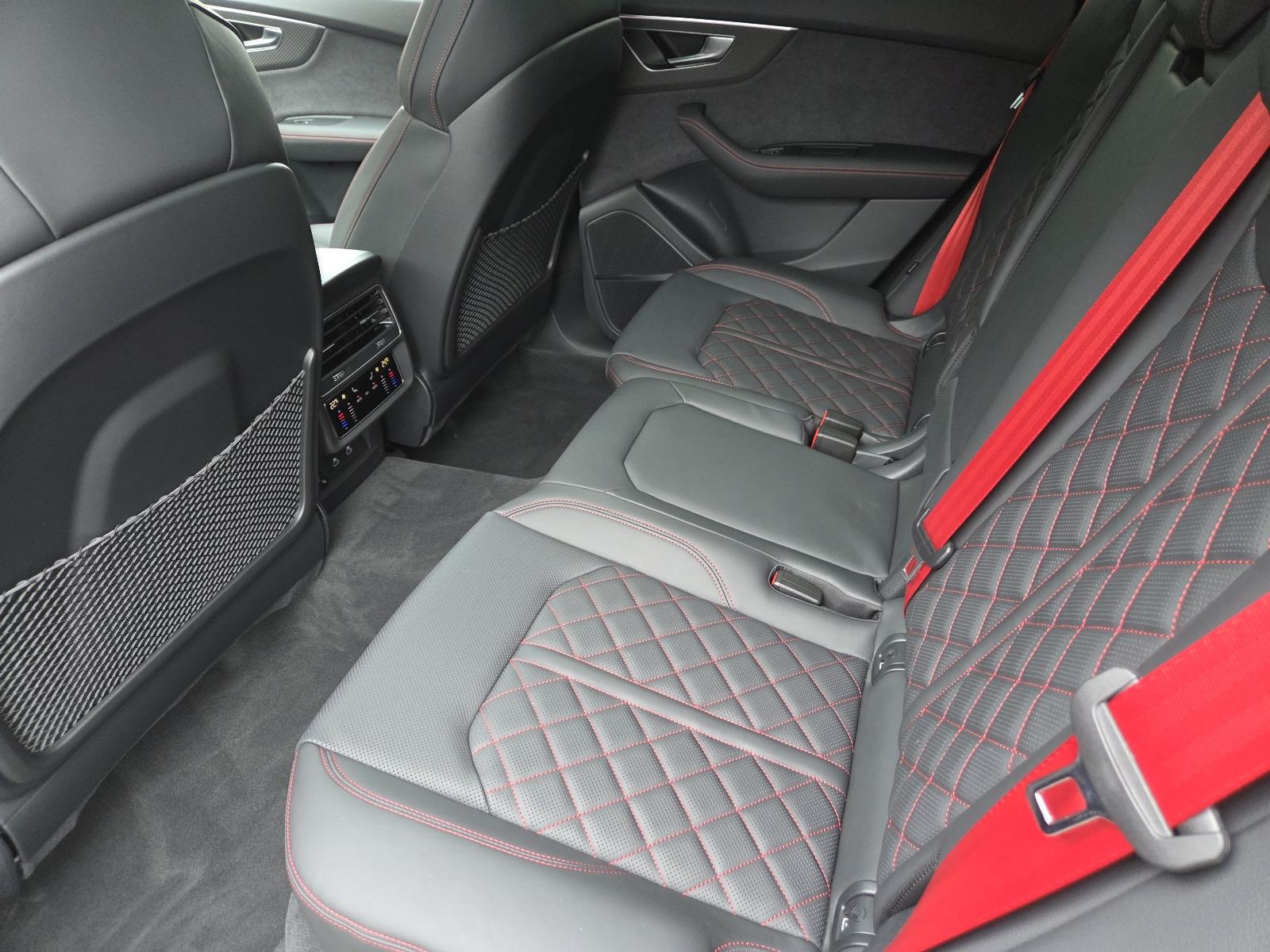 Audi Q8 50 TDI Quattro Competition RS-line --2026.g.--3.500km--Novo--, fotografija 15
