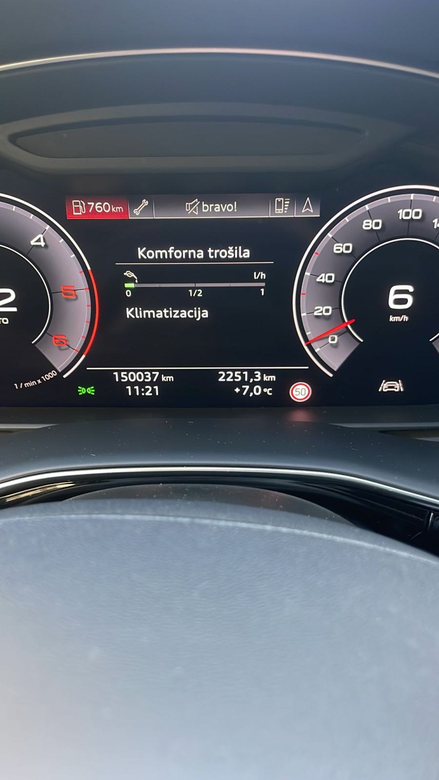 Audi Q8 50 TDI, mild hybrid, fotografija 3