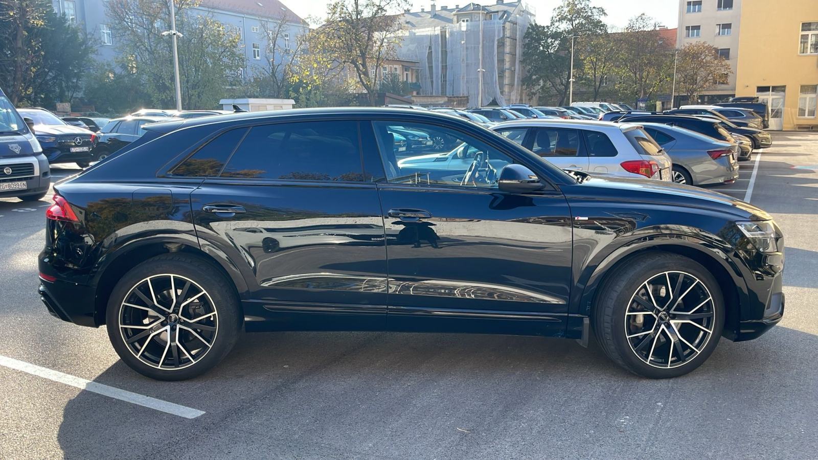 Audi Q8 50 TDI, mild hybrid, fotografija 7