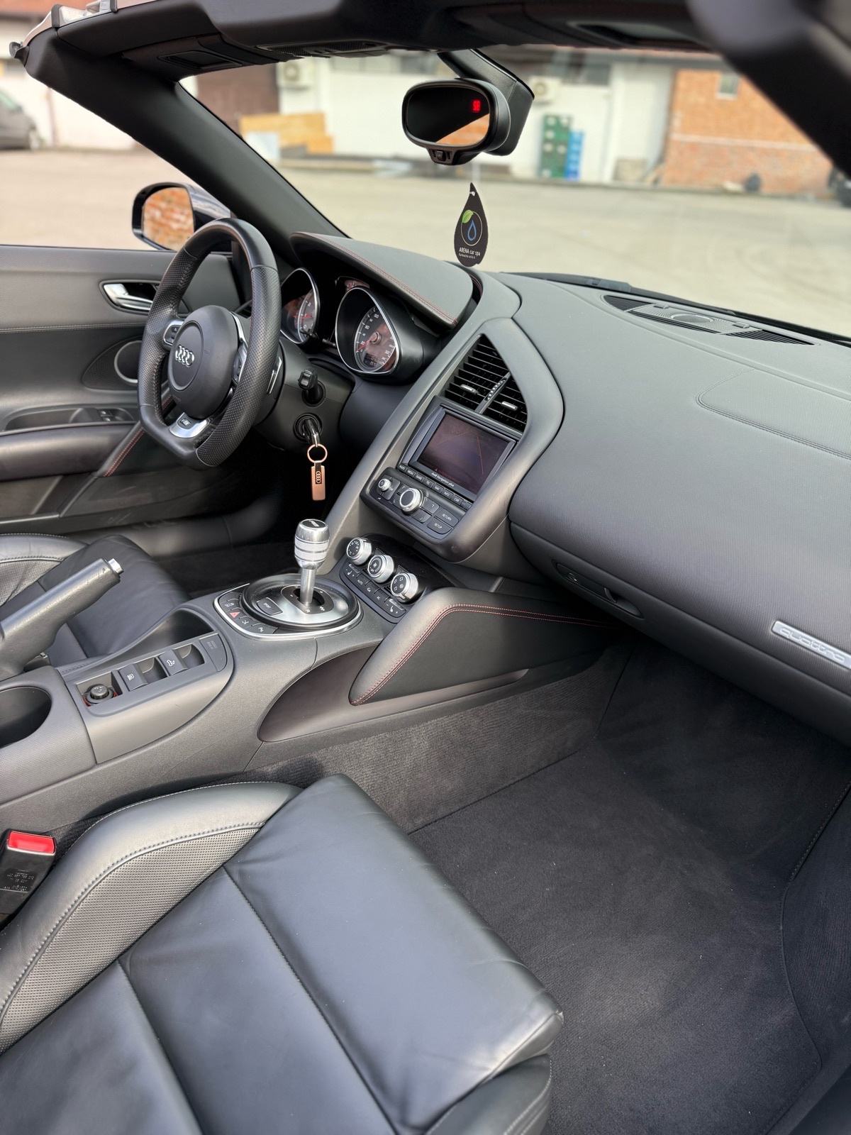 Audi R8 Spyder 4.2 Fsi F1 25Tkm Novo!!! B&O,Kamera,19”,Zamjena!!!!, fotografija 11