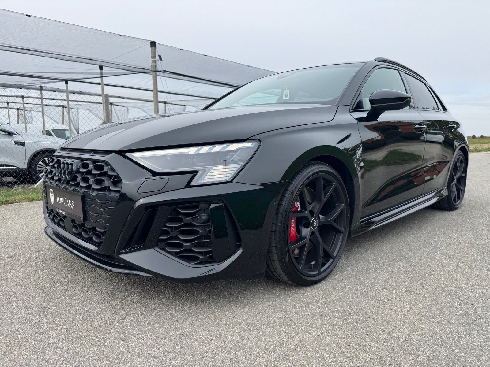 Audi RS3 2.5 TFSI Quattro Black edition, fotografija 1