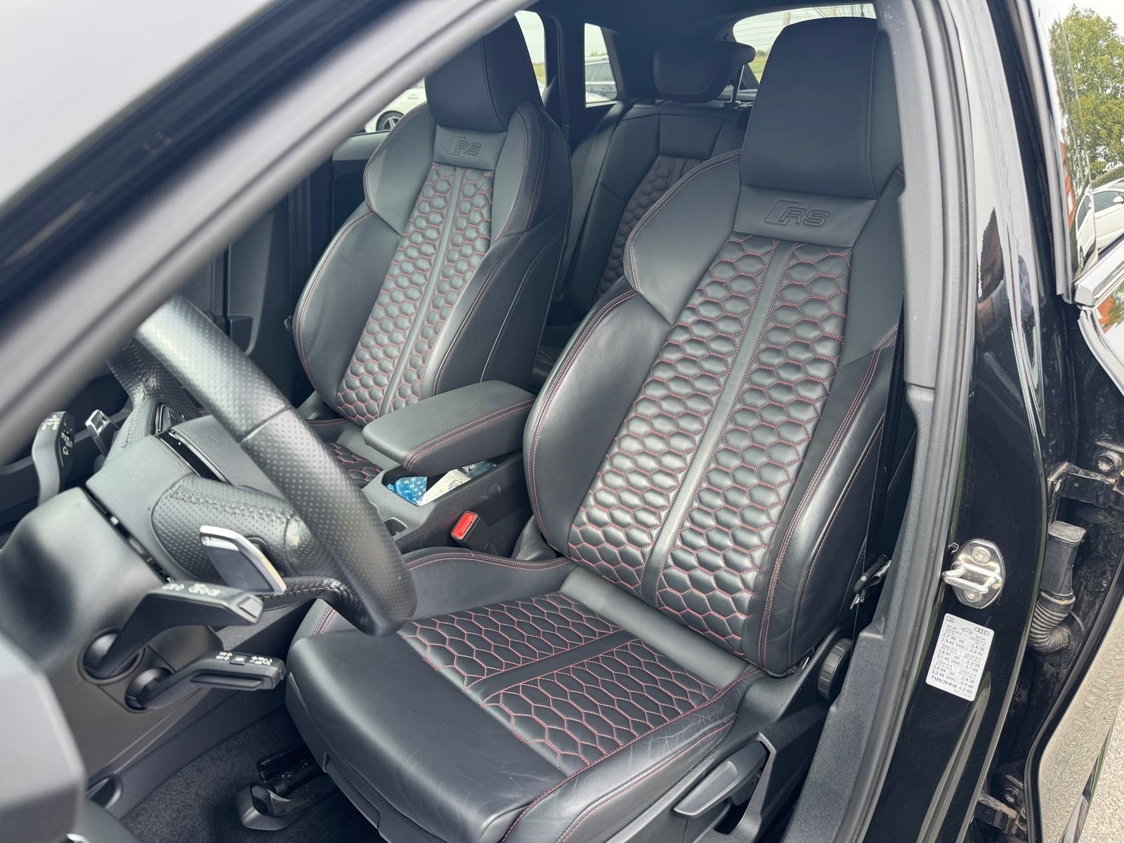 Audi RS3 2.5 TFSI Quattro Black edition, fotografija 11