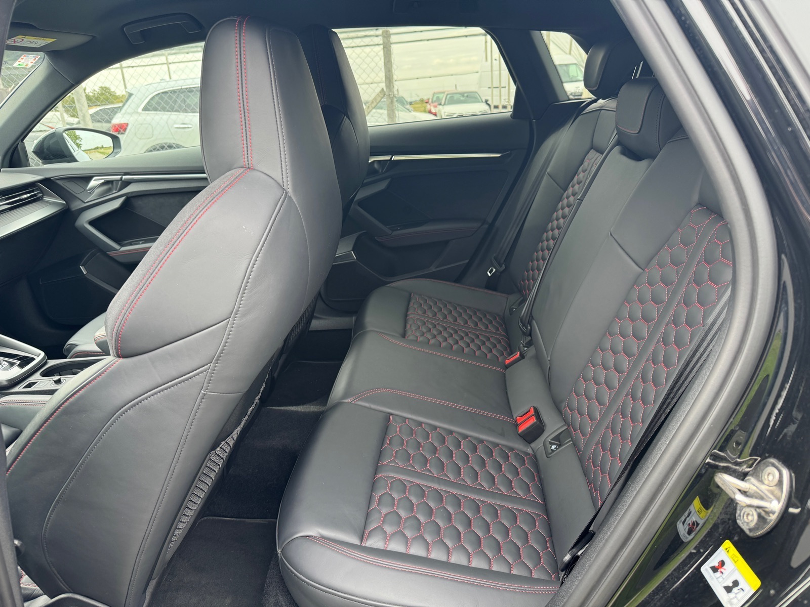 Audi RS3 2.5 TFSI Quattro Black edition, fotografija 15
