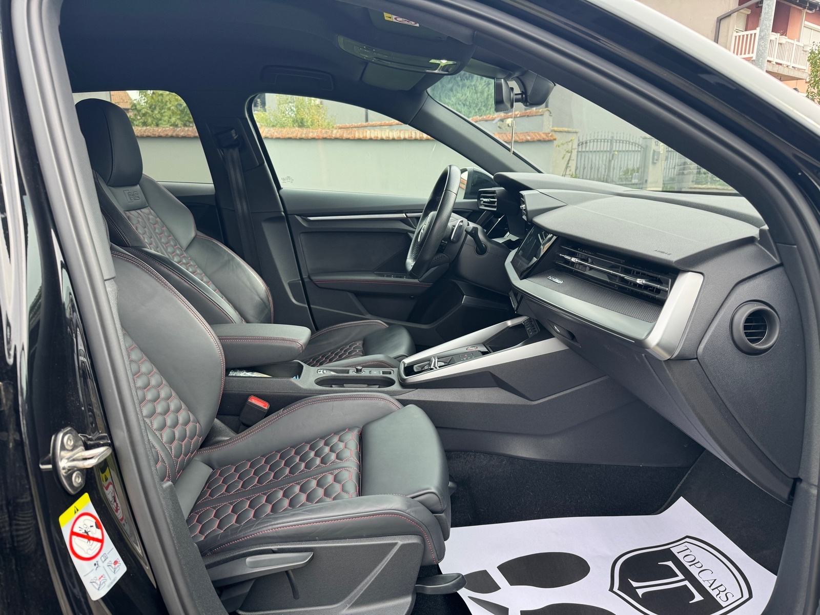 Audi RS3 2.5 TFSI Quattro Black edition, fotografija 13