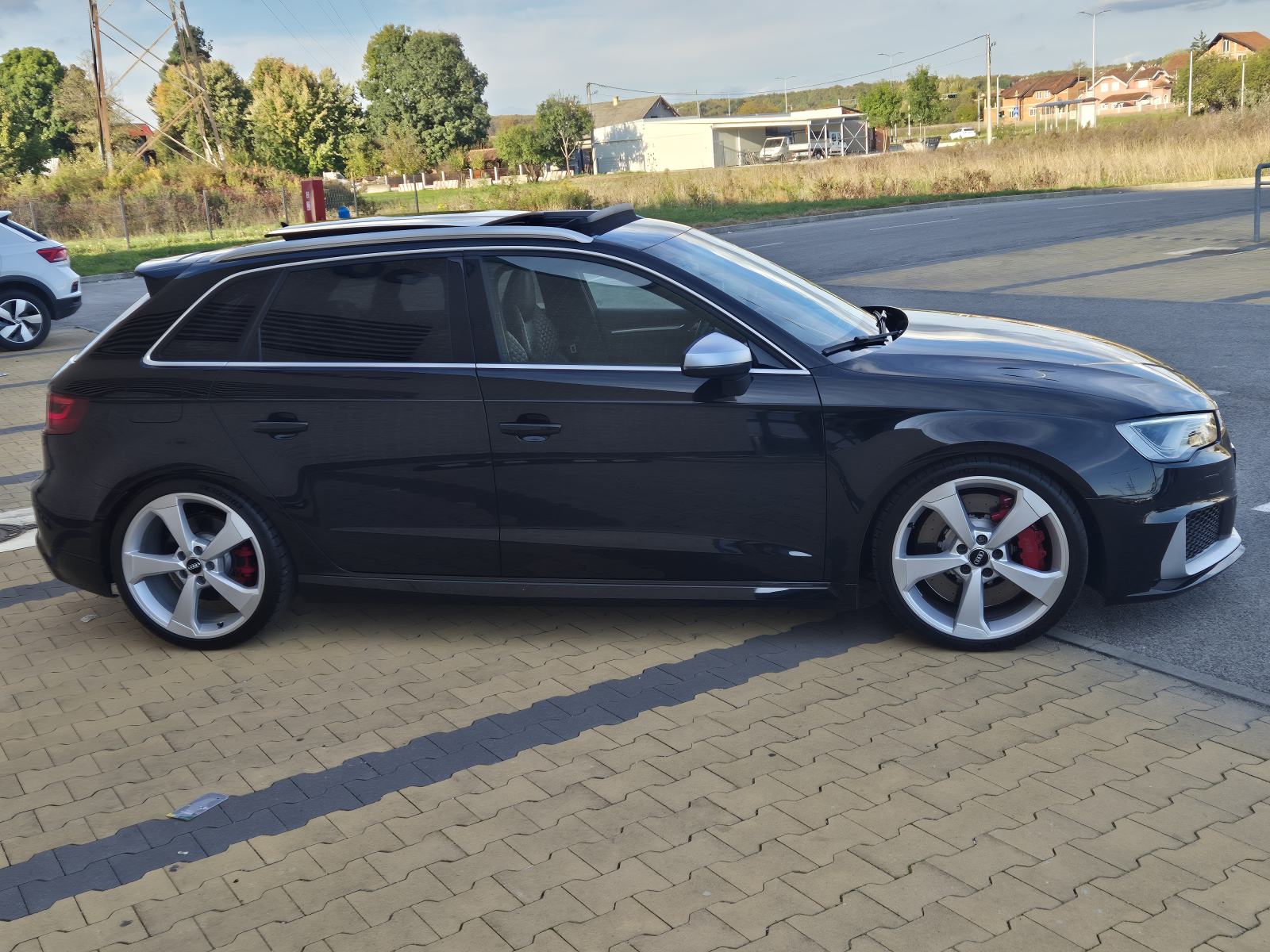 Audi RS3 quattro 2.5 TFSI*PANORAMA*BANG&OLUFSEN*NAVI*FULL*REG.02.2027., fotografija 6