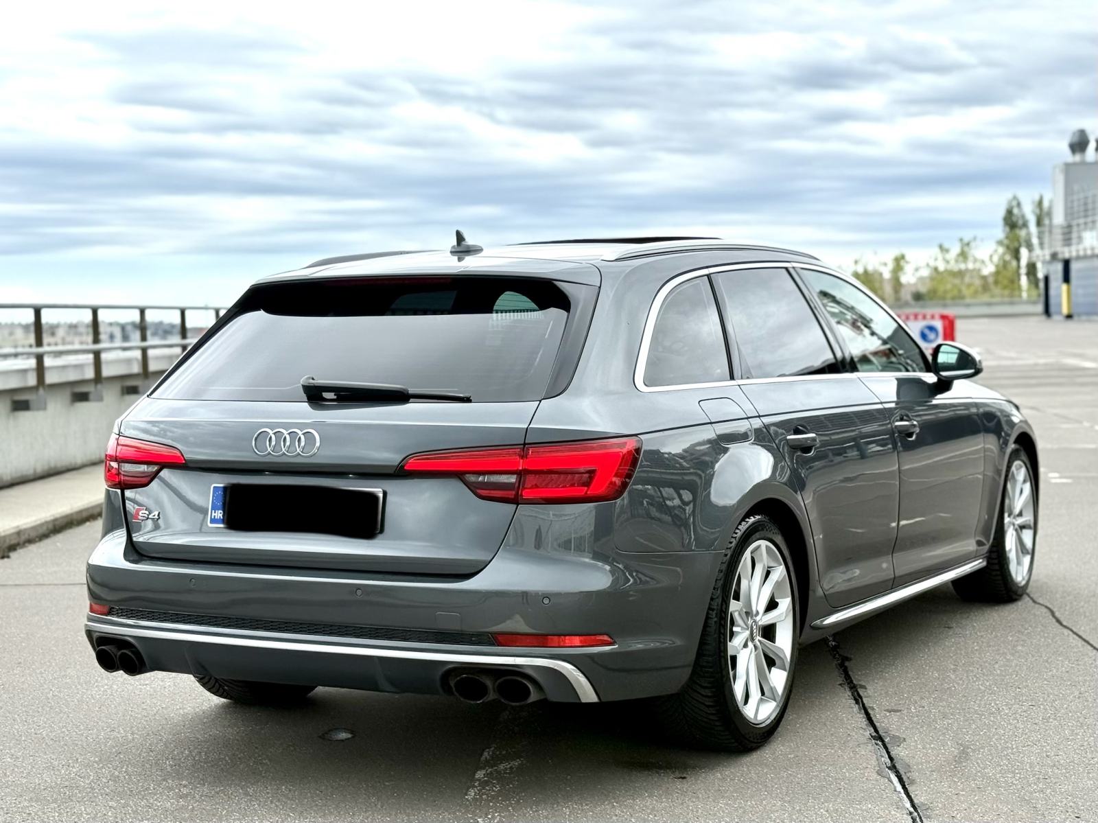 Audi S4 Avant 3.0 TFSI V6 Quattro 354KS *PANORAMA*HEAD UP*MATRIX*KOŽA, fotografija 3