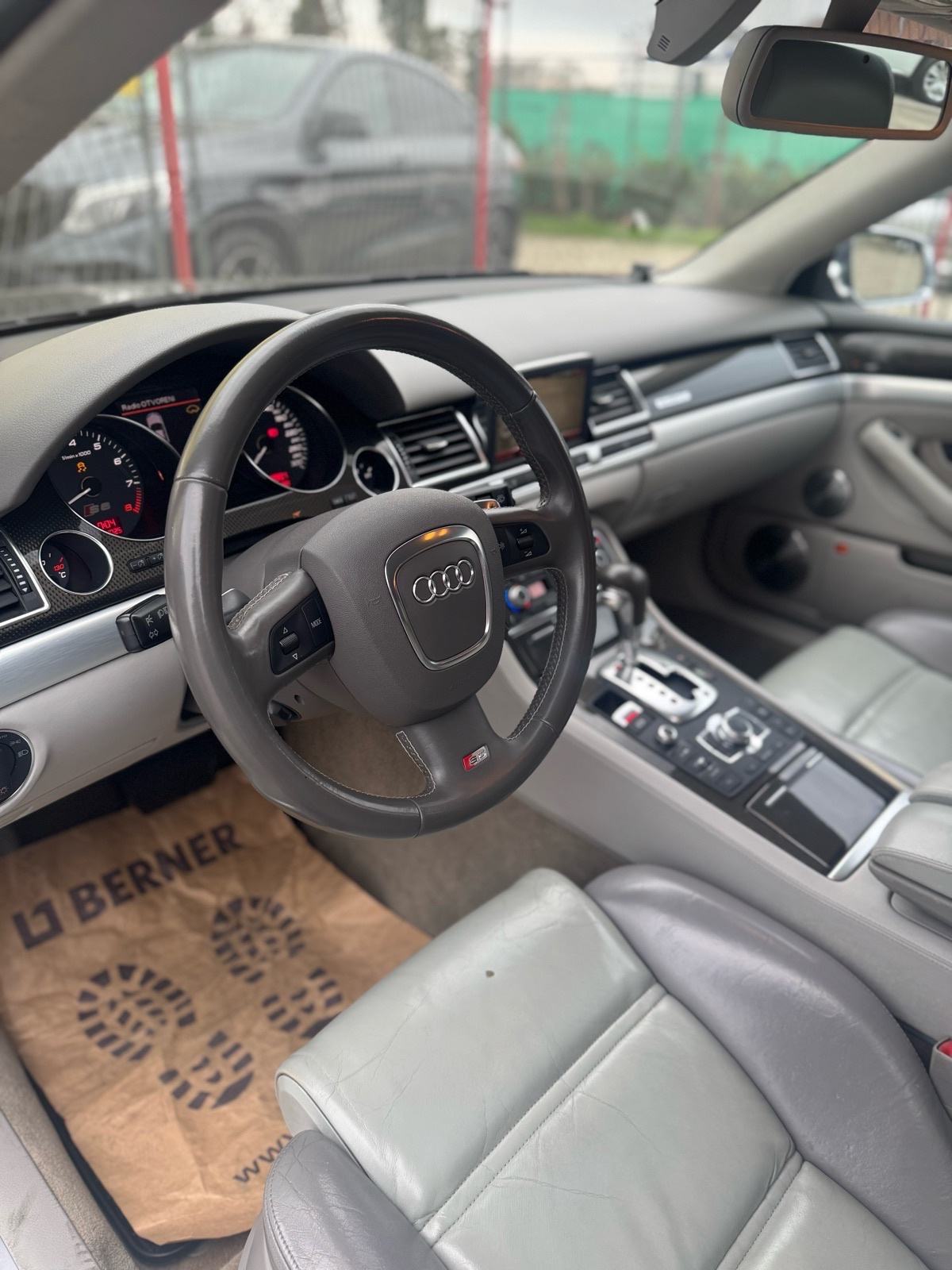 Audi S8 5,2 V10 450ks F1 Keramičke kočnice,Bang&Olfusen,TV,Klapne,20”, fotografija 7
