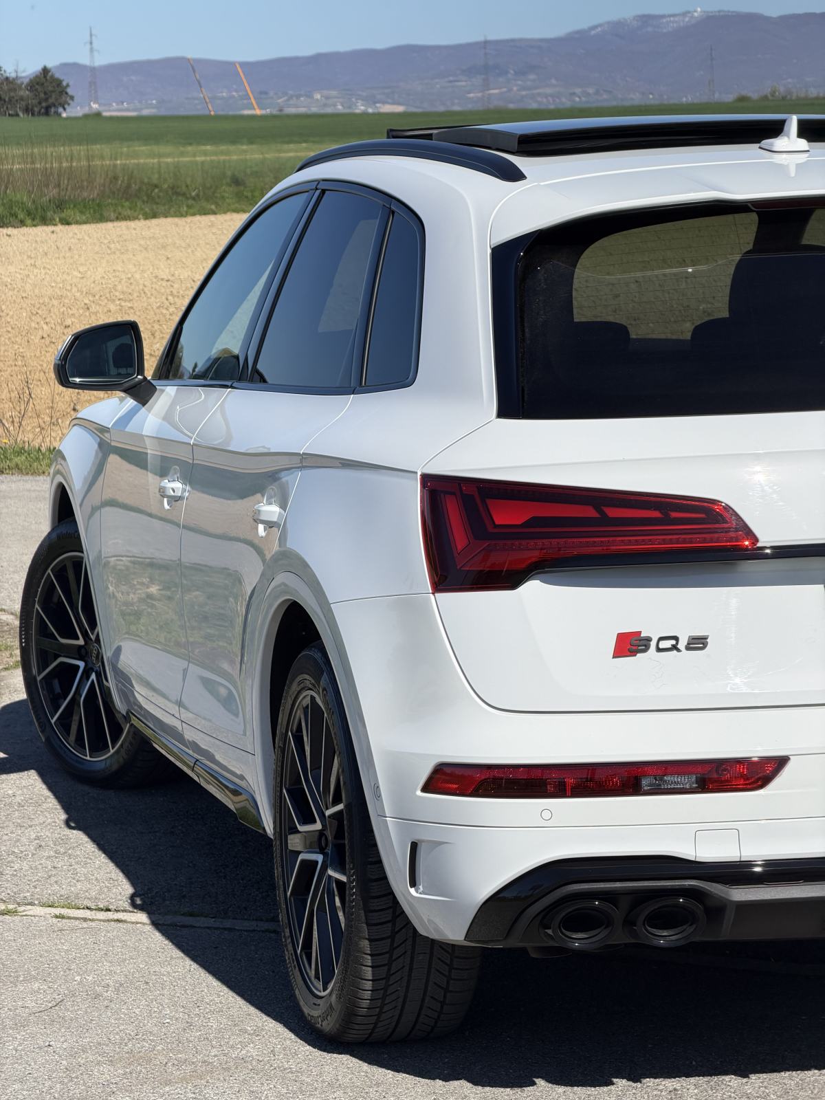 Audi SQ5 Black Edition-Carbon-Zračni, fotografija 9