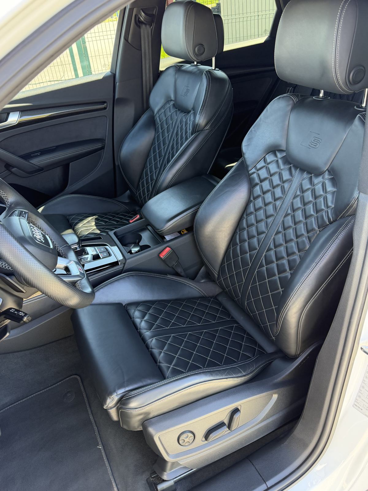 Audi SQ5 Black Edition-Carbon-Zračni, fotografija 15