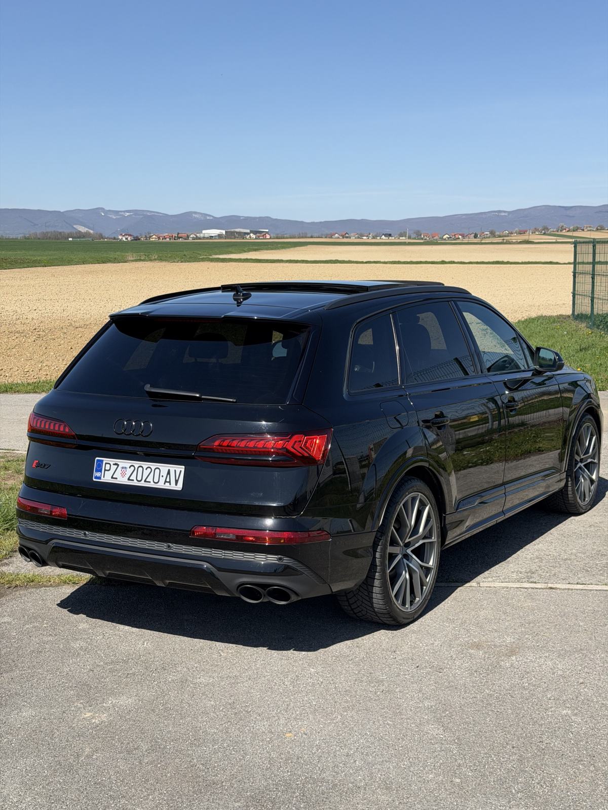 Audi SQ7 4.0TDI Black Edition-Carbon-Zračni, fotografija 3