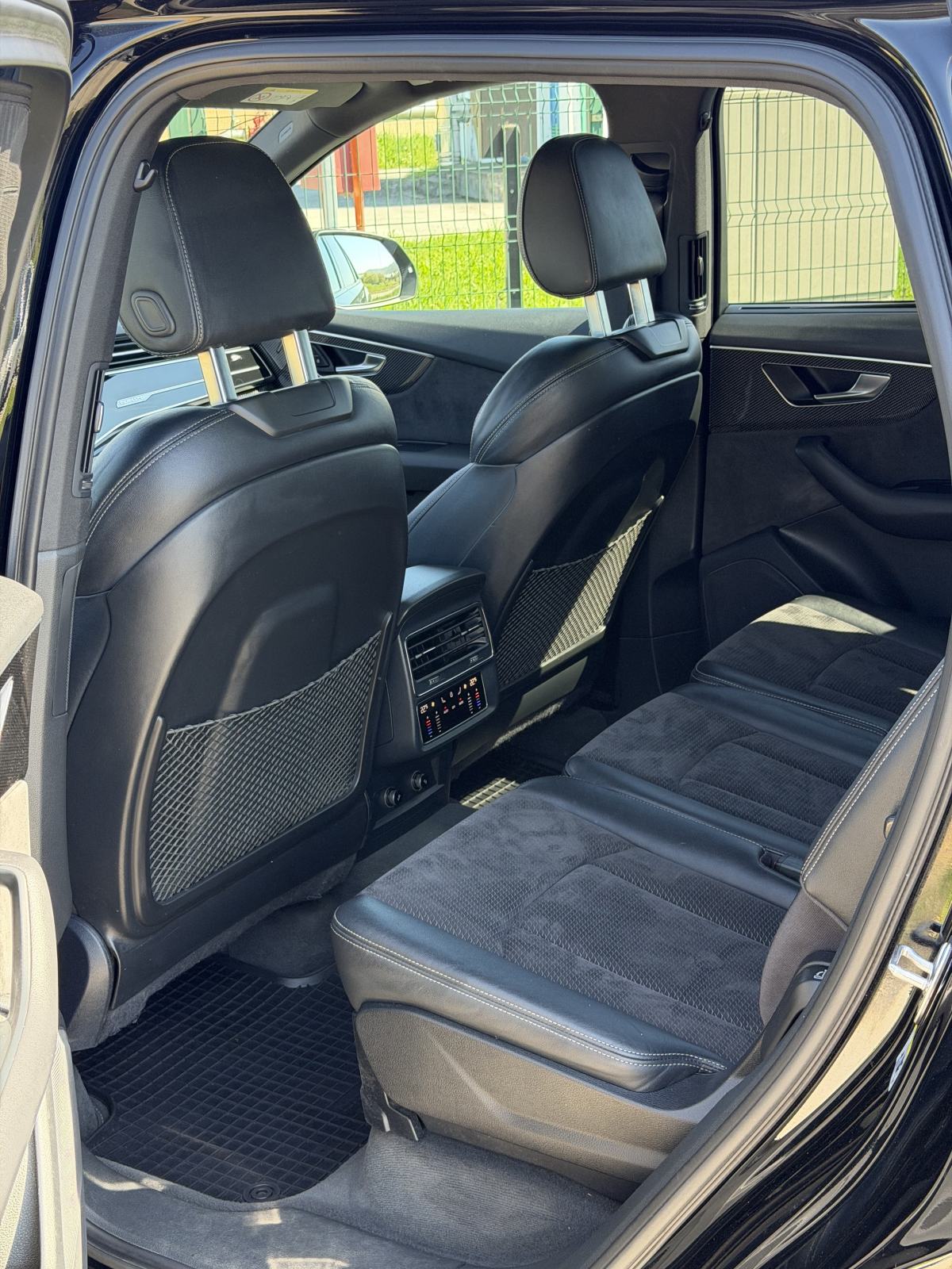 Audi SQ7 4.0TDI Black Edition-Carbon-Zračni, fotografija 13