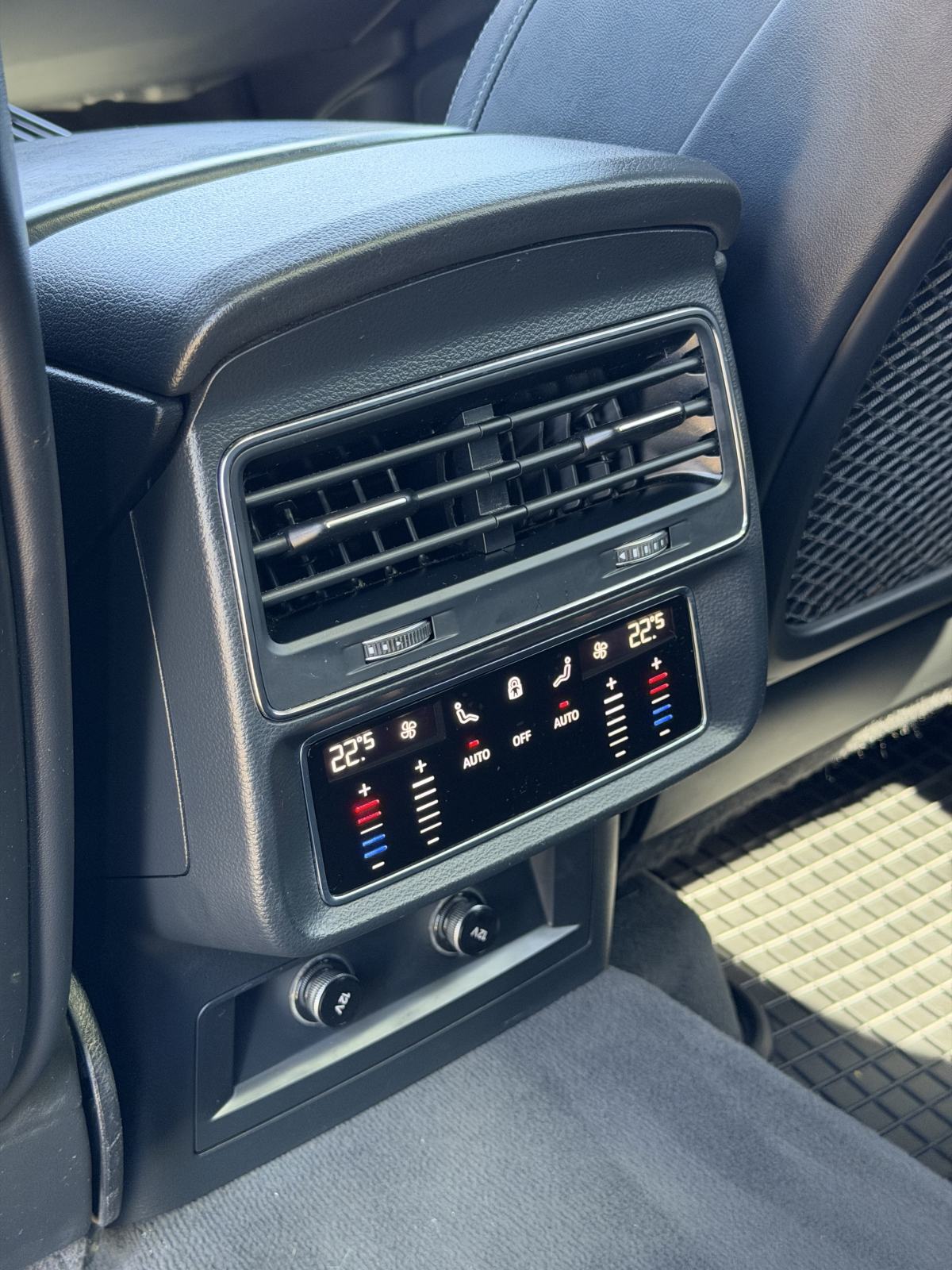 Audi SQ7 4.0TDI Black Edition-Carbon-Zračni, fotografija 16