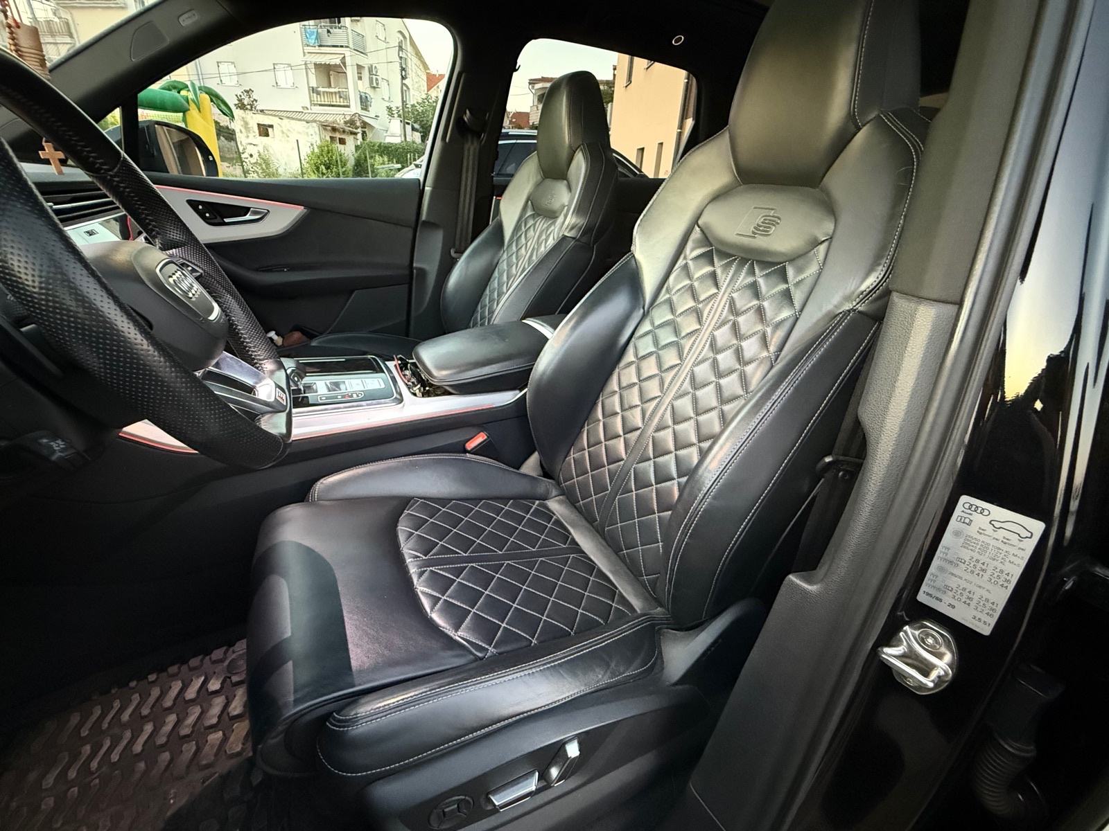Audi SQ7 4.0TDI V8 Black Edition, fotografija 10