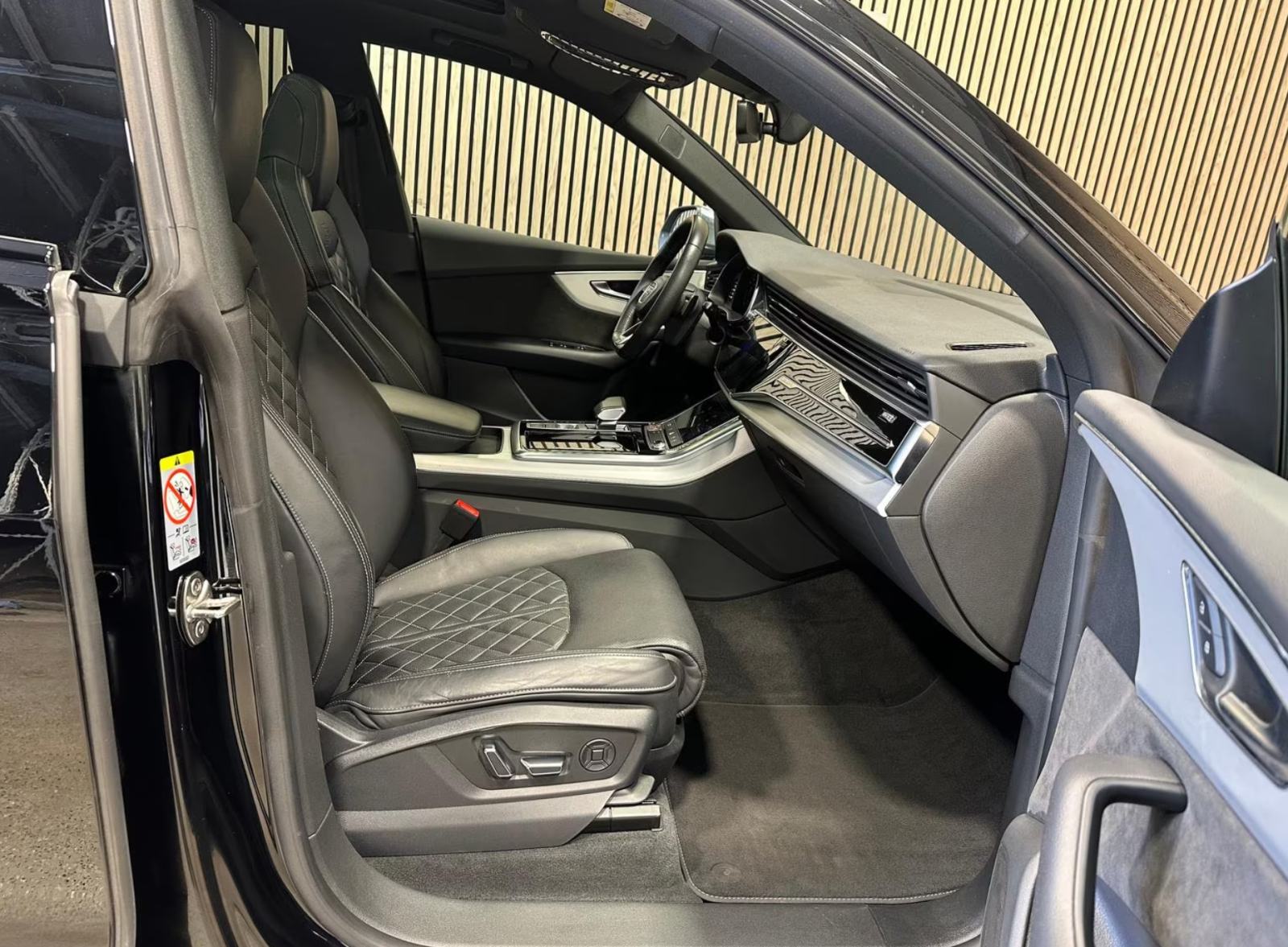 Audi SQ8 QUATTRO - 23", PANORAMA, BANG&O, VIRTUAL COCKPIT, fotografija 9