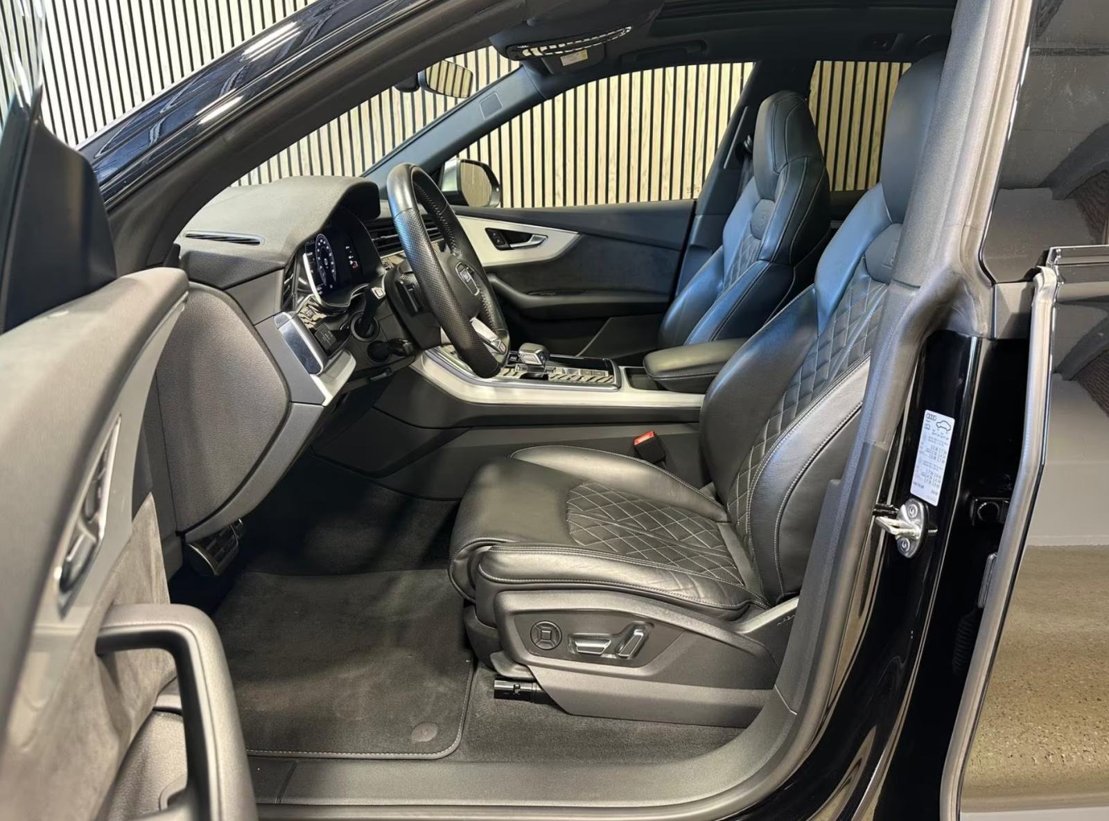 Audi SQ8 QUATTRO - 23", PANORAMA, BANG&O, VIRTUAL COCKPIT, fotografija 7