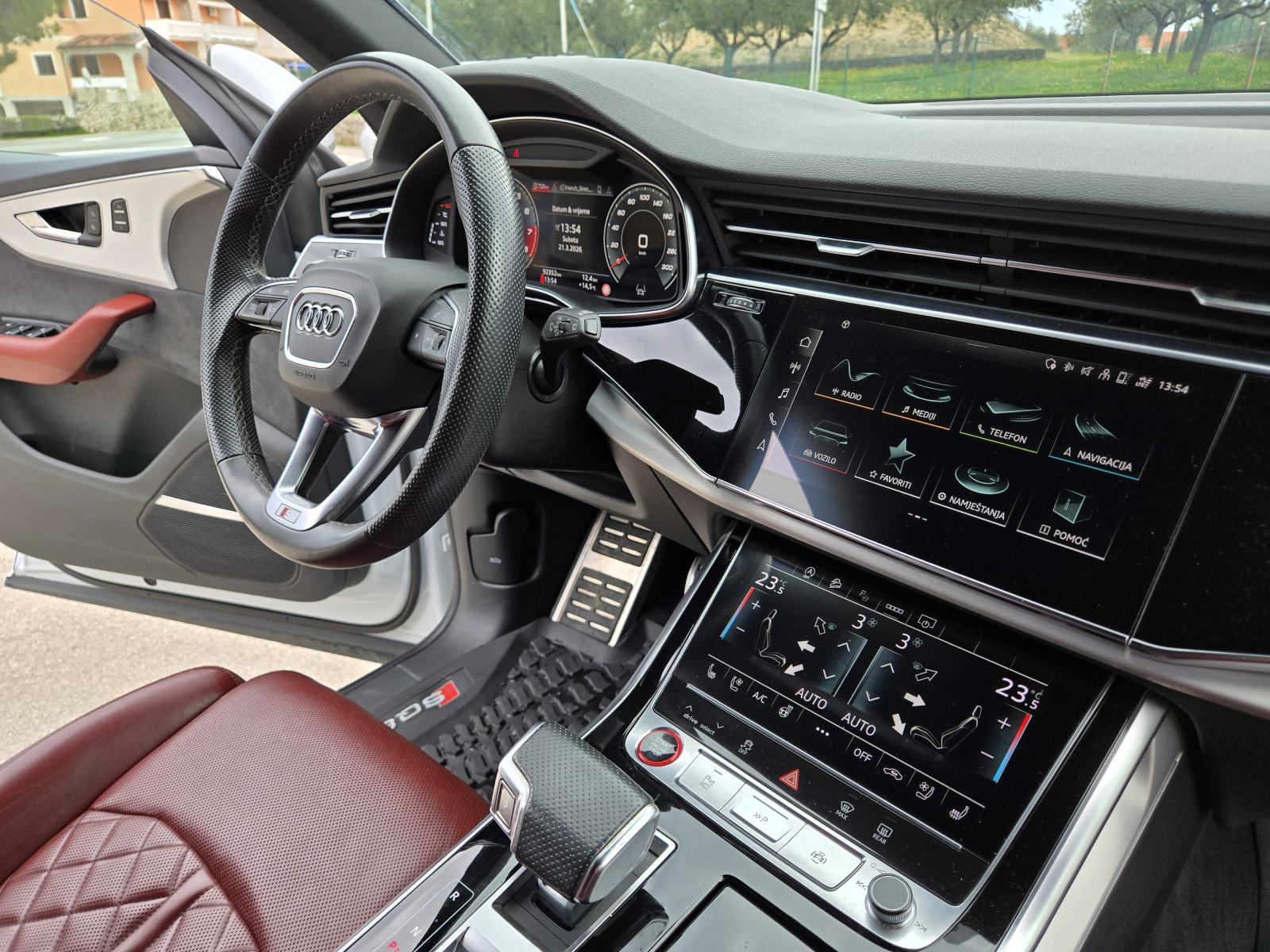Audi SQ8 TFSI automatik, fotografija 17