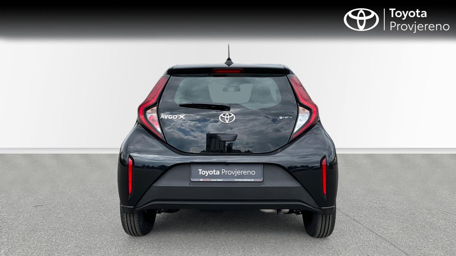 Aygo X 1.5 HEV X-PLAY * VOZILO U DOLASKU * ISPORUKA KRAJEM GODINE, fotografija 4