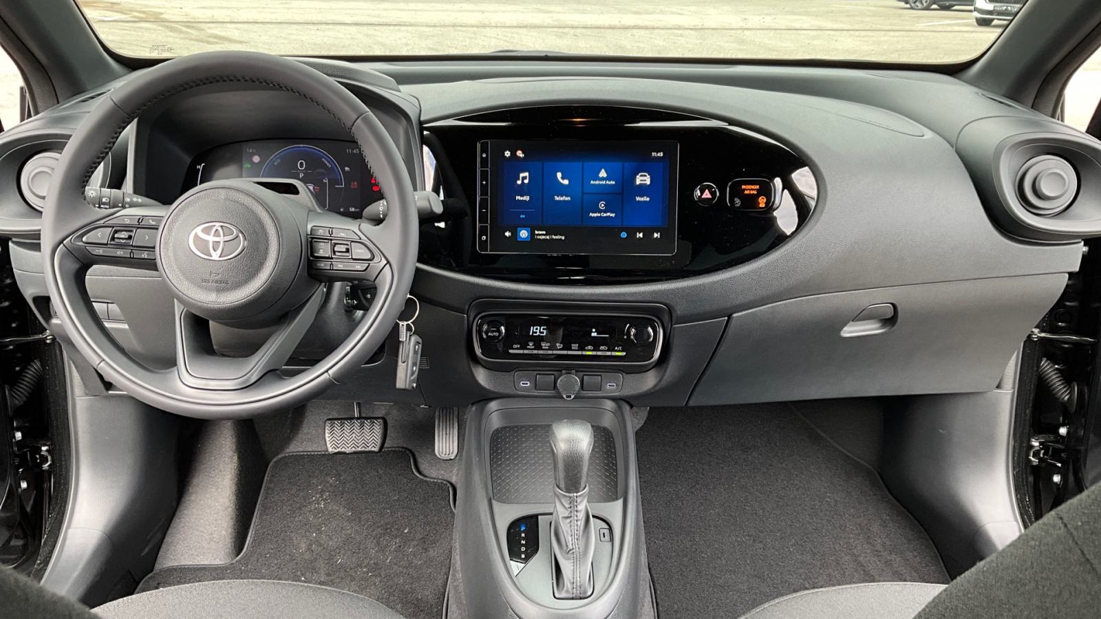 Aygo X 1.5 HEV X-PLAY * VOZILO U DOLASKU * ISPORUKA KRAJEM GODINE, fotografija 8