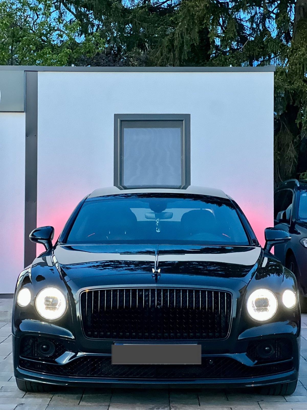 Bentley Flying Spur V8 First Edition,Panorama,Keyless,360 kam, 21 ...