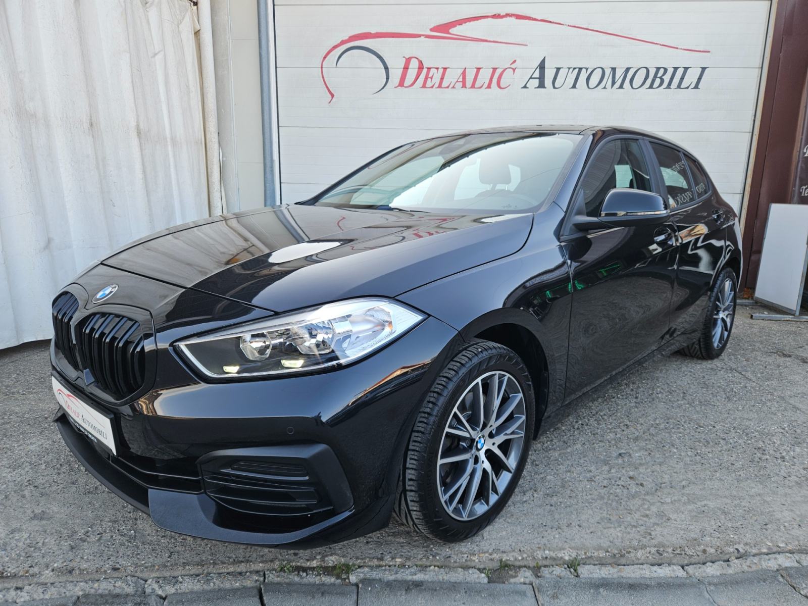BMW 1 Series 118d,40300 km,1 GOD.REGISTRIRAN,ODLICNO STANJE!, pogled izvana - slika 1