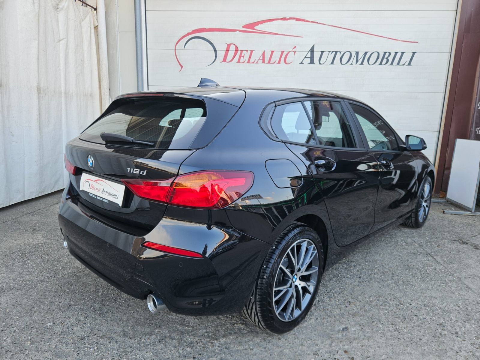 BMW 1 Series 118d,40300 km,1 GOD.REGISTRIRAN,ODLICNO STANJE!, pogled izvana - slika 4