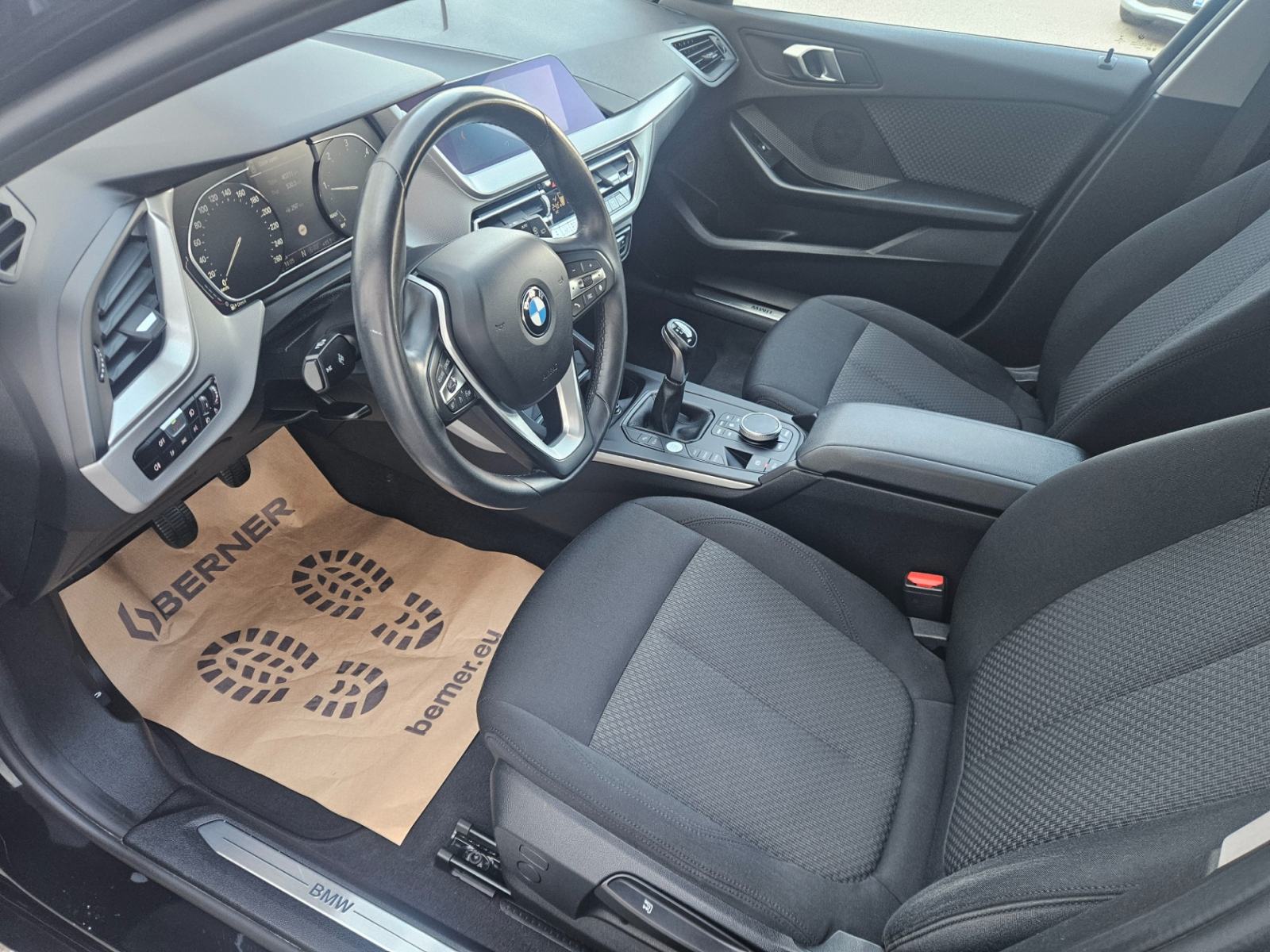 BMW 1 Series 118d,40300 km,1 GOD.REGISTRIRAN,ODLICNO STANJE!, fotografija 7