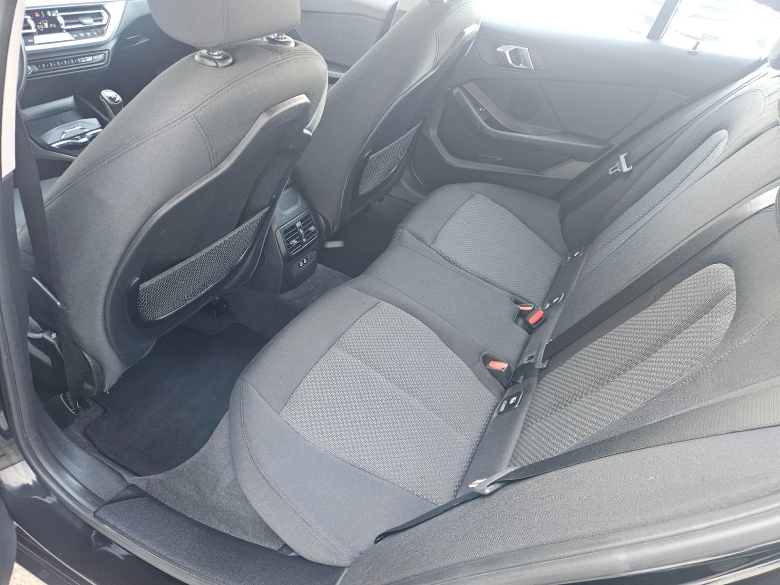BMW 1 Series 118d,40300 km,1 GOD.REGISTRIRAN,ODLICNO STANJE!, fotografija 13