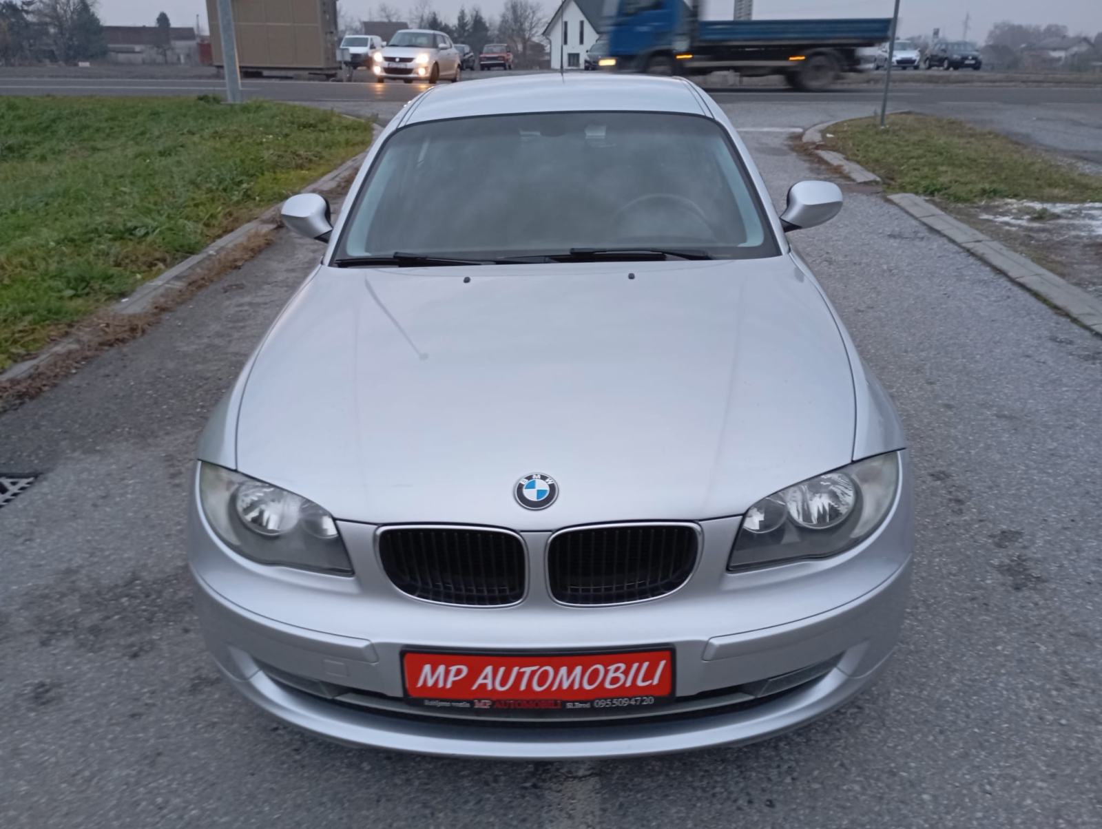 BMW 116d-2011god.mod-KLIMA-alu,5vrata,vlasnica,6brzina,KARTICE, fotografija 2