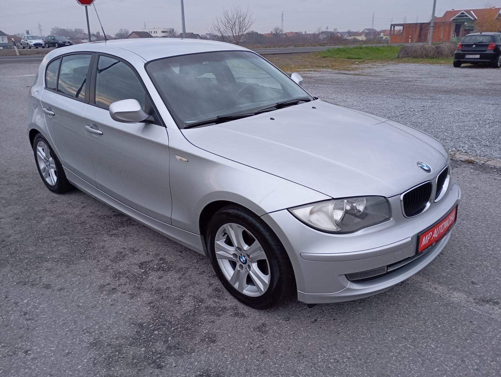 BMW 116d-2011god.mod-KLIMA-alu,5vrata,vlasnica,6brzina,KARTICE, fotografija 3