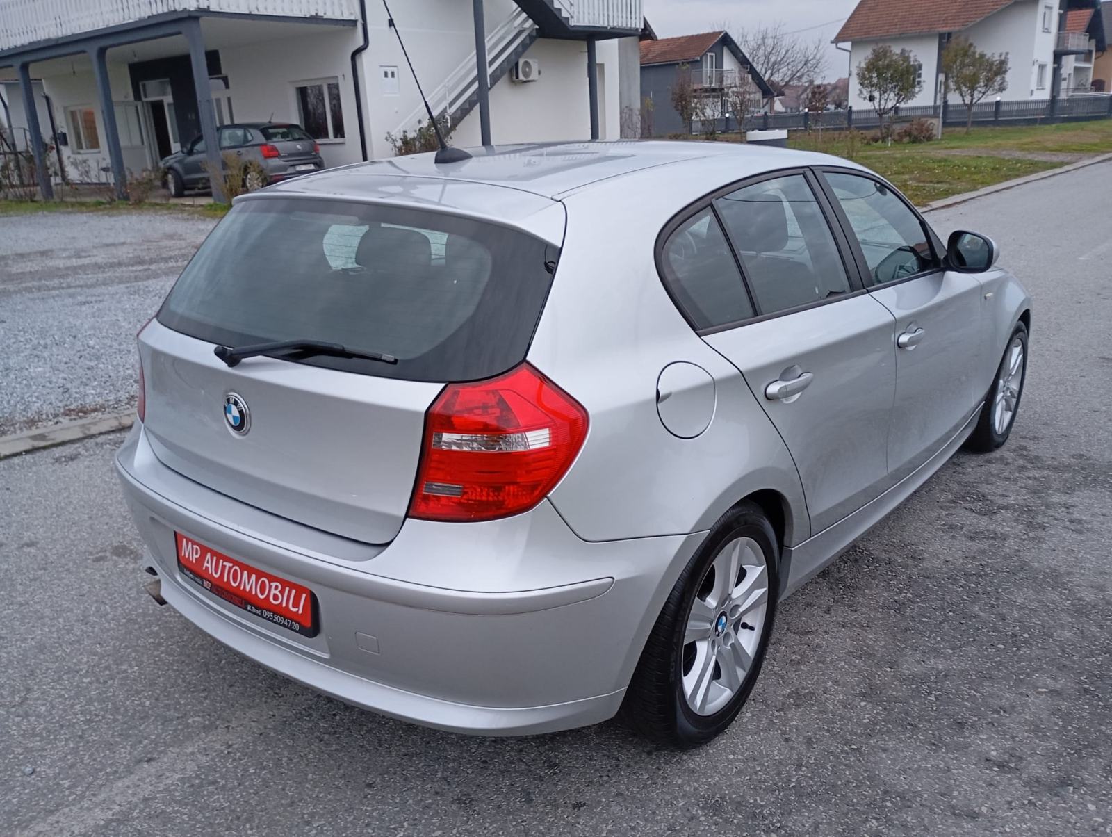 BMW 116d-2011god.mod-KLIMA-alu,5vrata,vlasnica,6brzina,KARTICE, fotografija 9