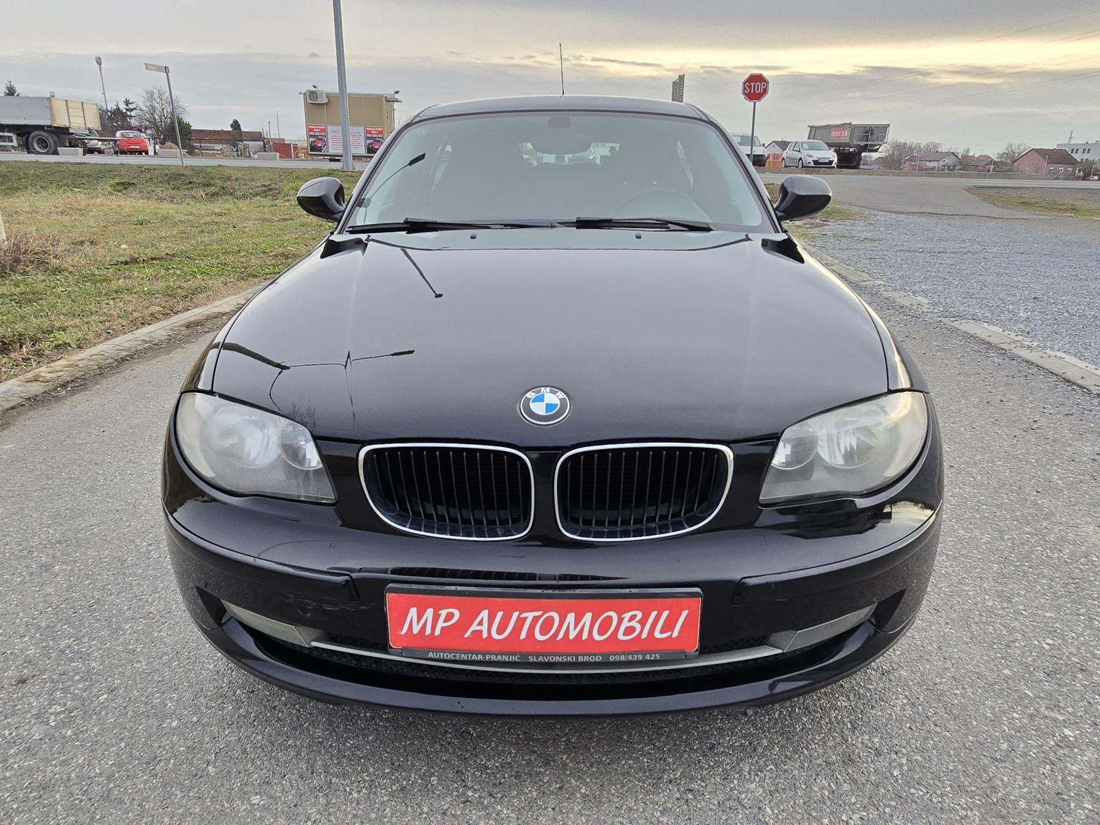 BMW 116d-2012god.mod-KLIMA-alu,5vrata,alu17"6brzina,KARTICE, fotografija 3