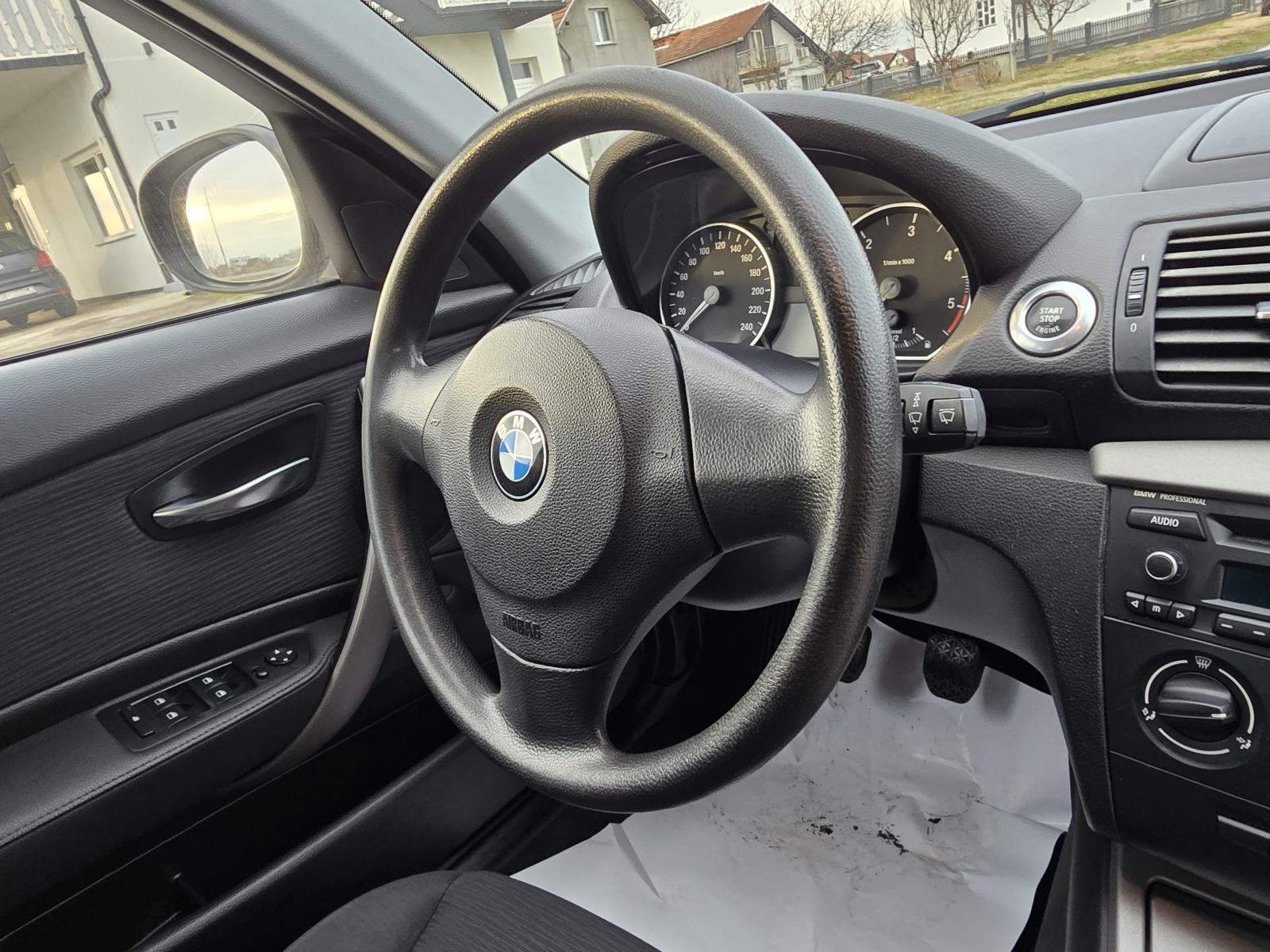 BMW 116d-2012god.mod-KLIMA-alu,5vrata,alu17"6brzina,KARTICE, fotografija 11