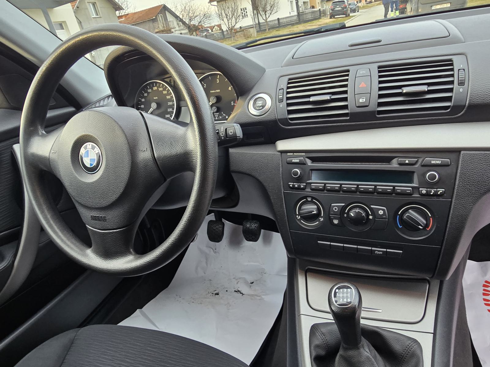 BMW 116d-2012god.mod-KLIMA-alu,5vrata,alu17"6brzina,KARTICE, fotografija 12