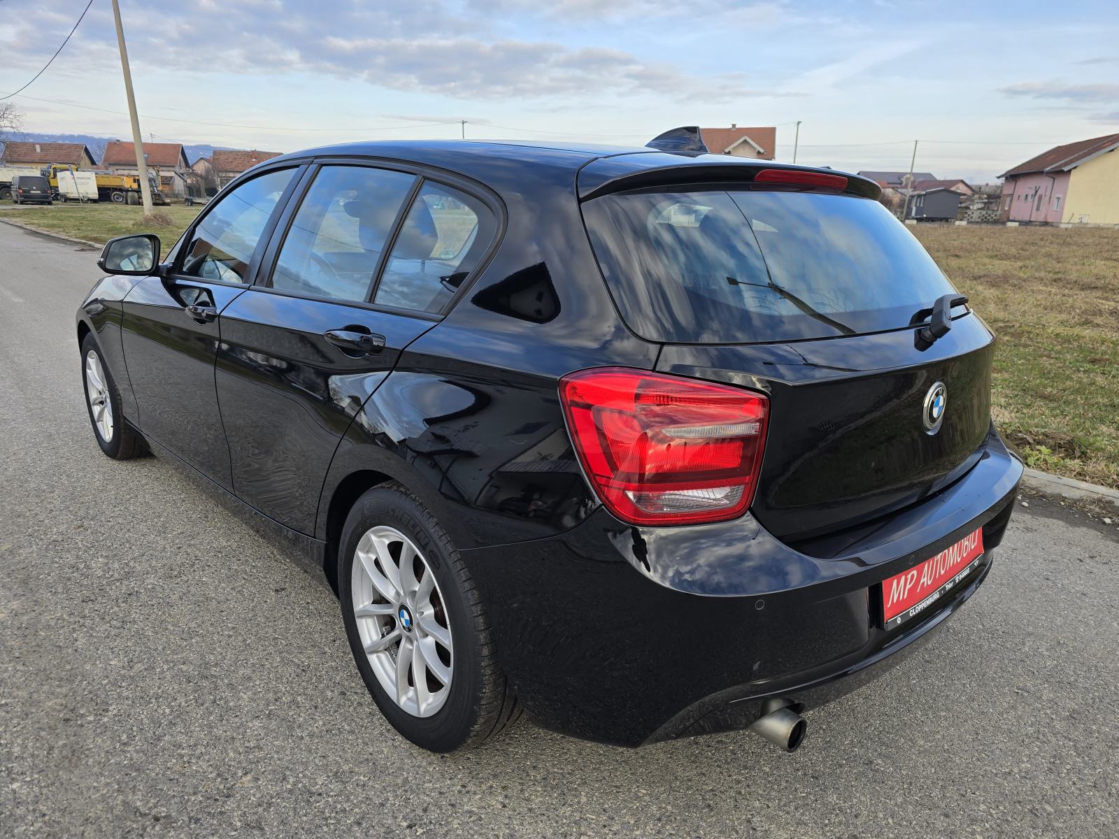 BMW 116d-2012god.mod-NAVIGACIJA-climatronic,176tkm,alu,6brzina,KARTICE, fotografija 10