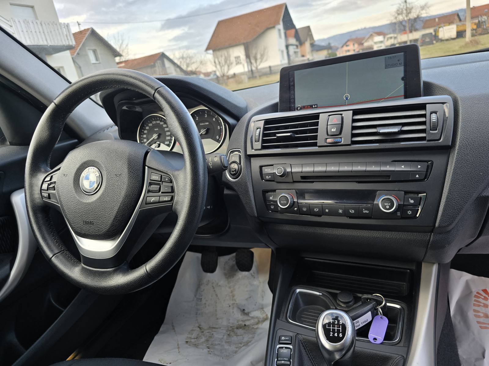 BMW 116d-2012god.mod-NAVIGACIJA-climatronic,176tkm,alu,6brzina,KARTICE, fotografija 15